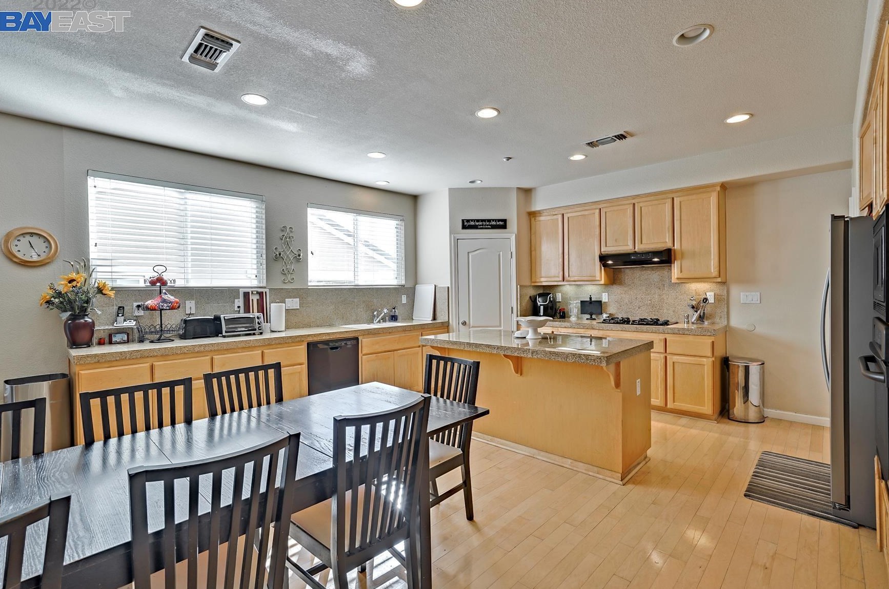 727 Bentley Ct, Los Angeles CA  94513 exterior