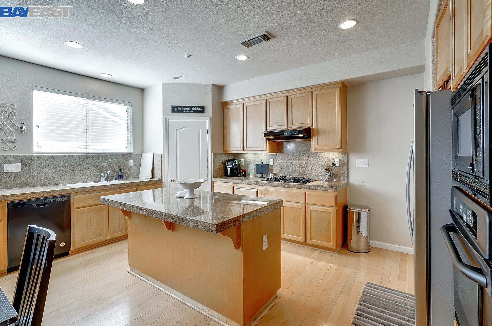 727 Bentley Ct, Los Angeles CA  94513 exterior