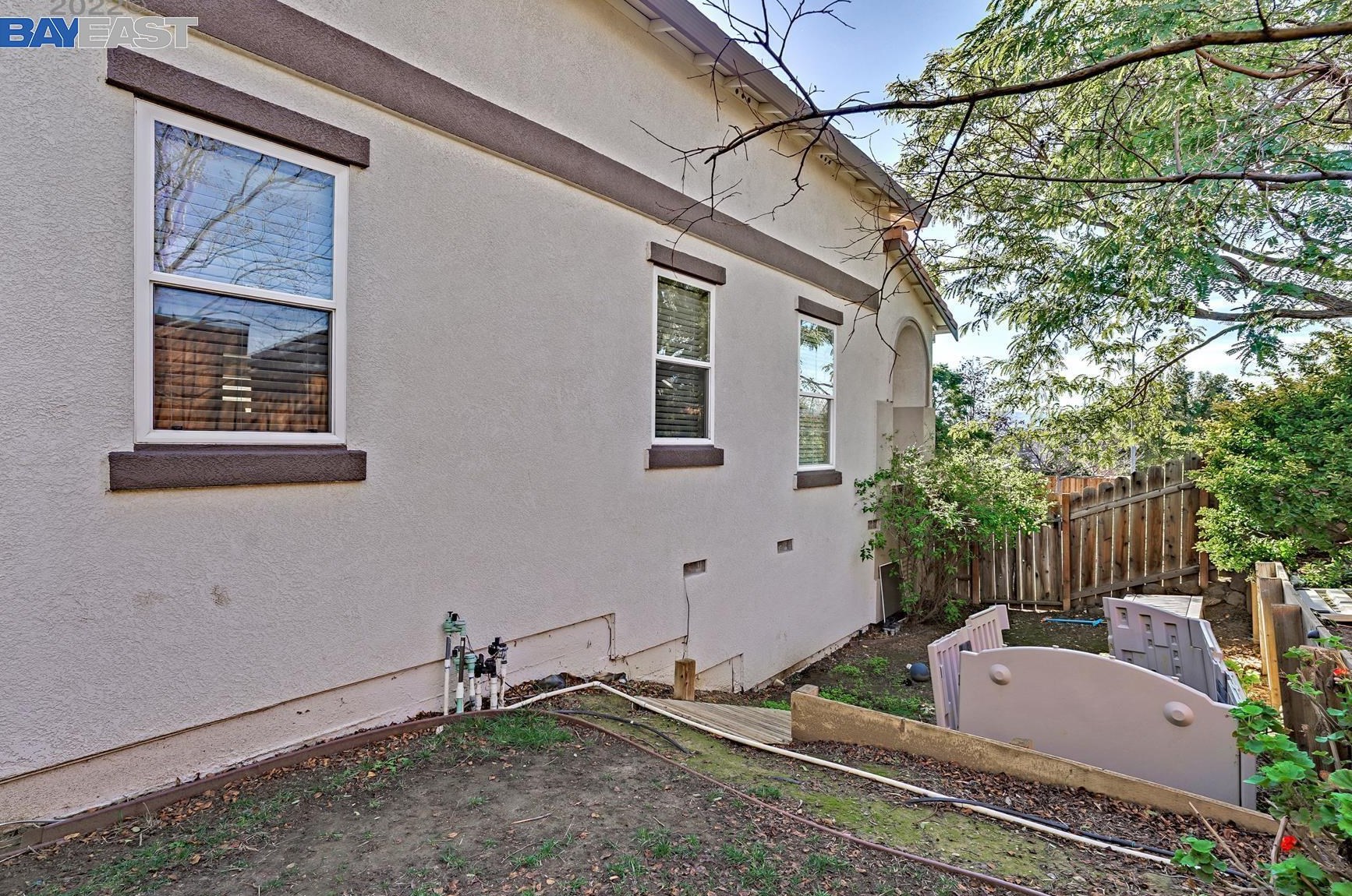 727 Bentley Ct, Los Angeles CA  94513 exterior