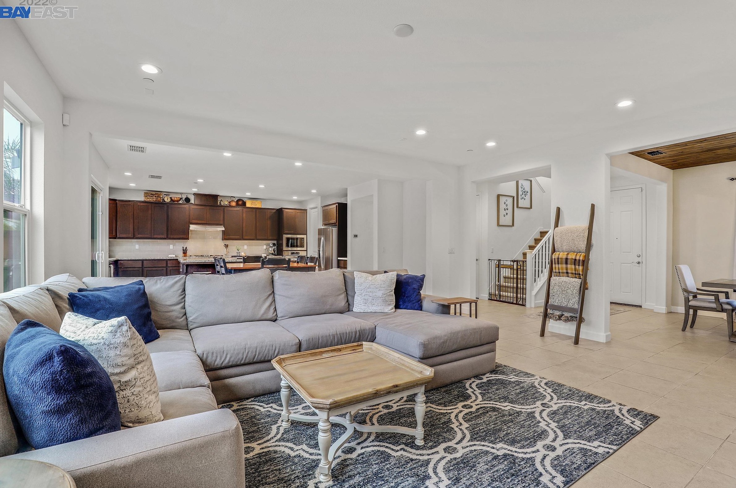 731 Jennifer St, Los Angeles CA  exterior