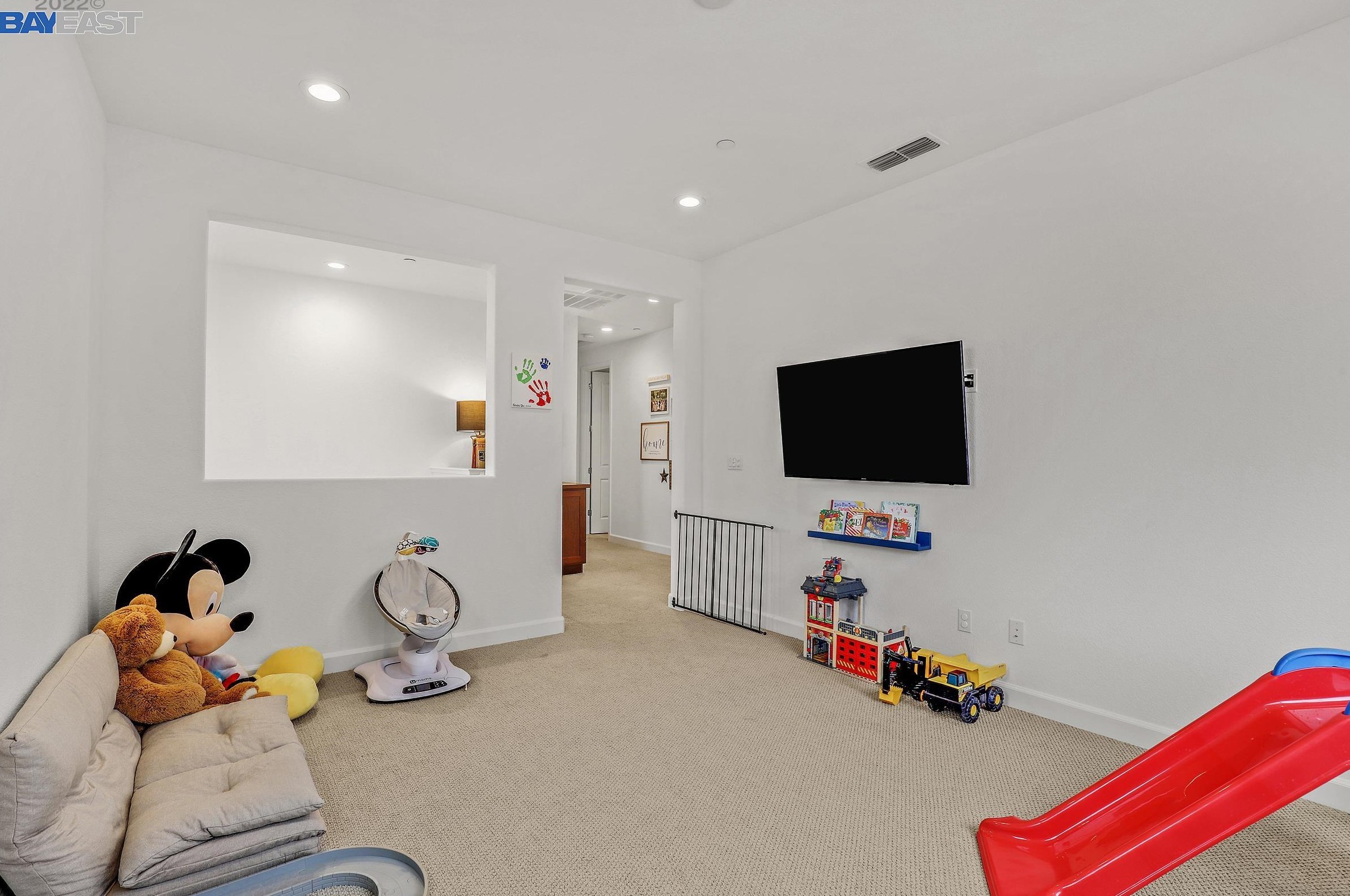 731 Jennifer St, Los Angeles CA  exterior