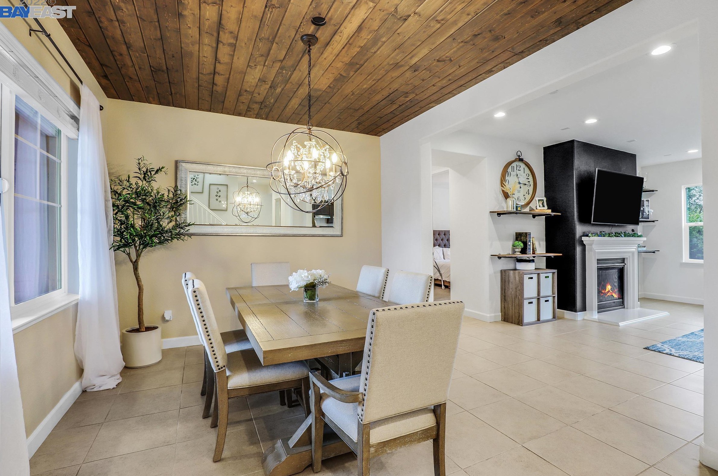 731 Jennifer St, Los Angeles CA  exterior