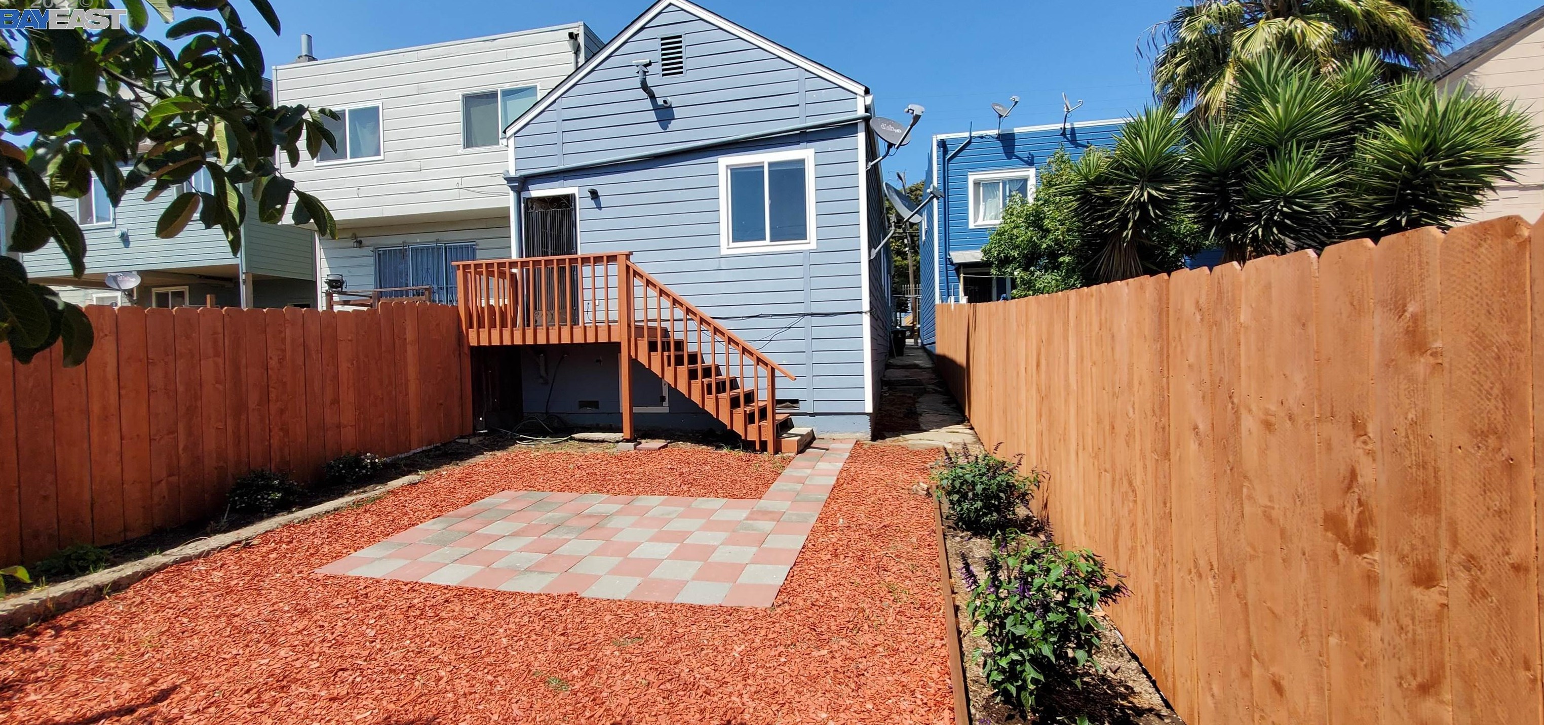 1043 Palou Ave, San Francisco CA  94124-3434 exterior