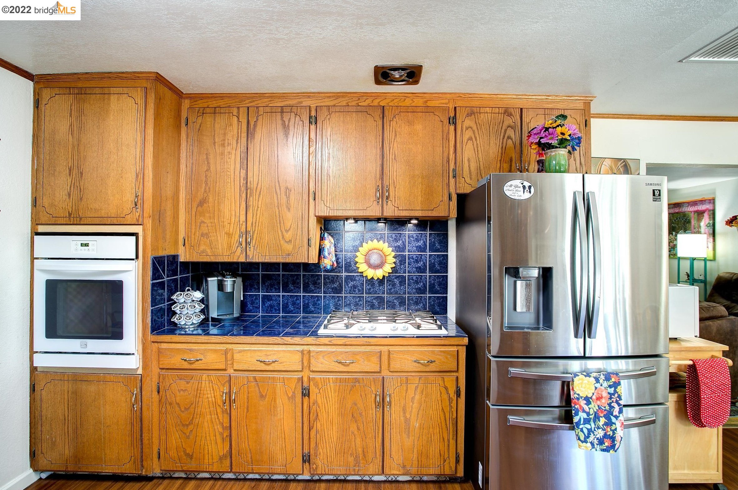 882 Dainty Ave, Los Angeles CA  94513-1206 exterior