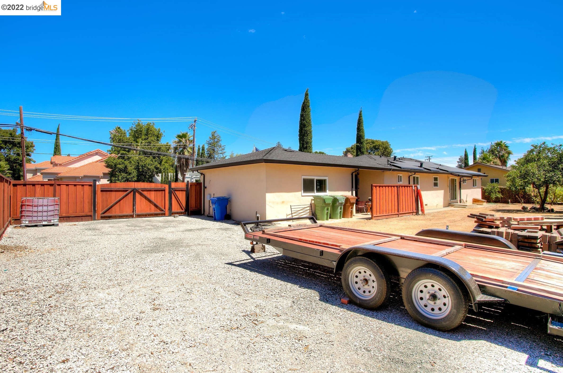 882 Dainty Ave, Los Angeles CA  94513-1206 exterior