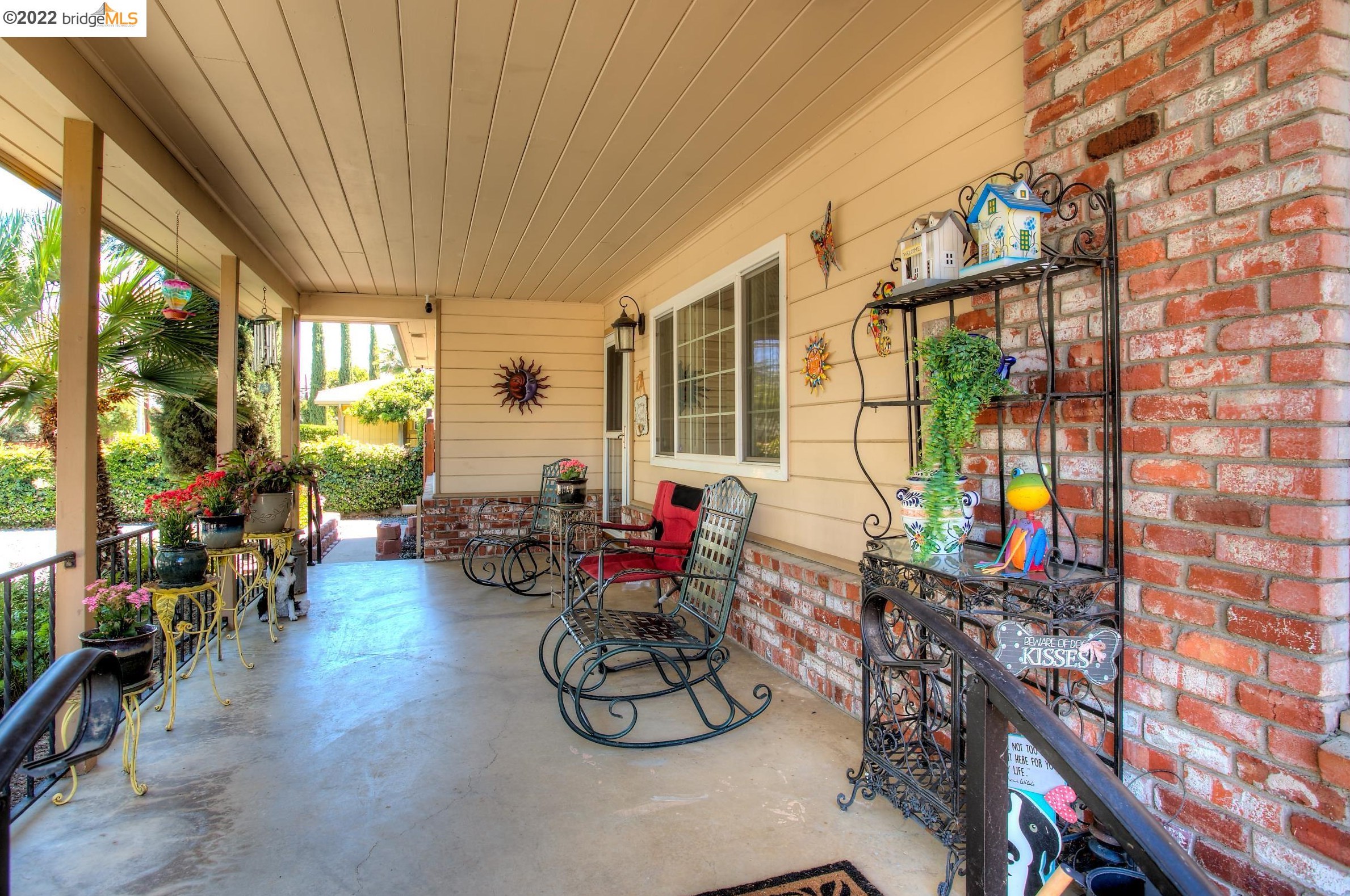 882 Dainty Ave, Los Angeles CA  94513-1206 exterior
