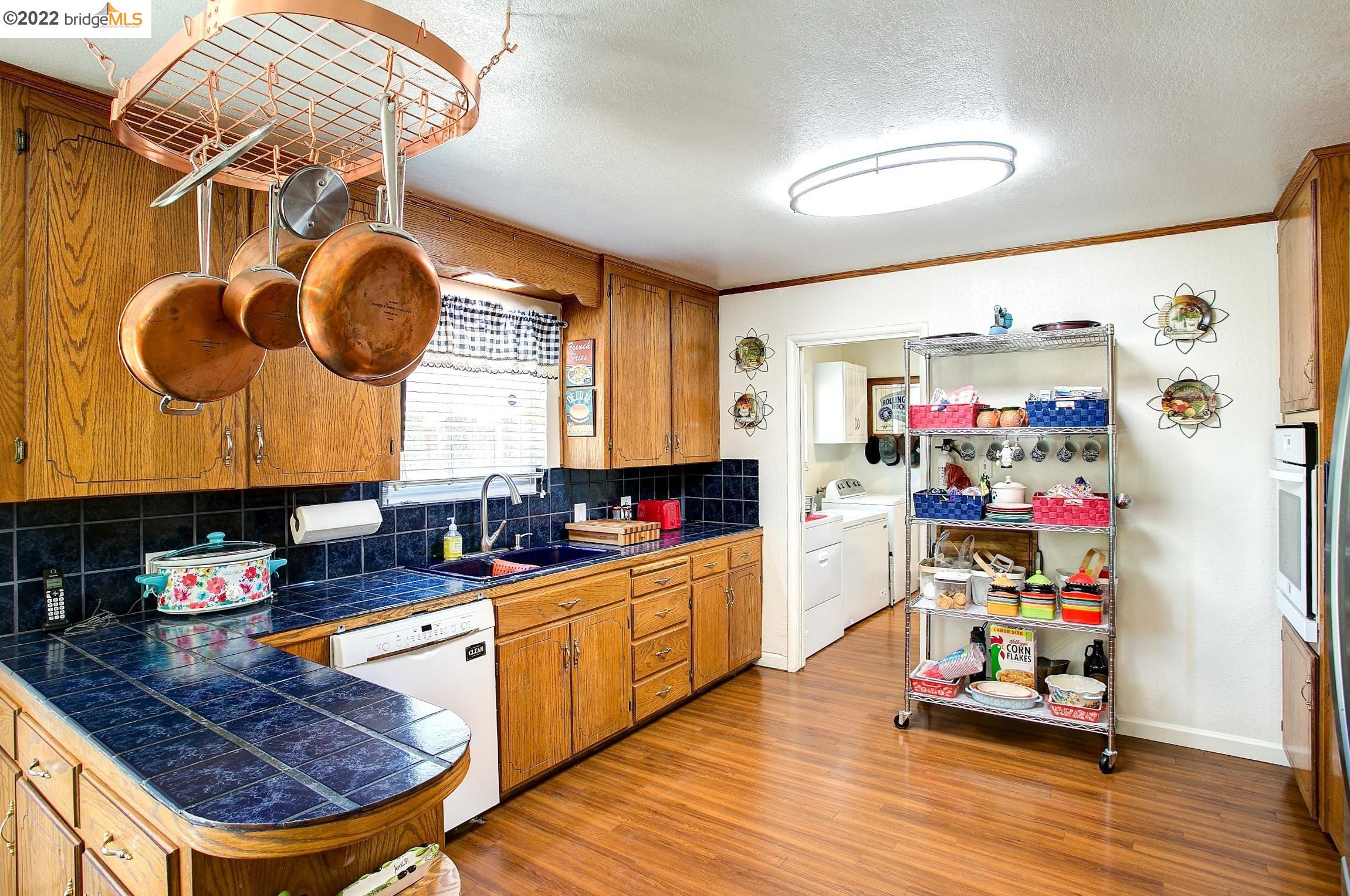 882 Dainty Ave, Los Angeles CA  94513-1206 exterior