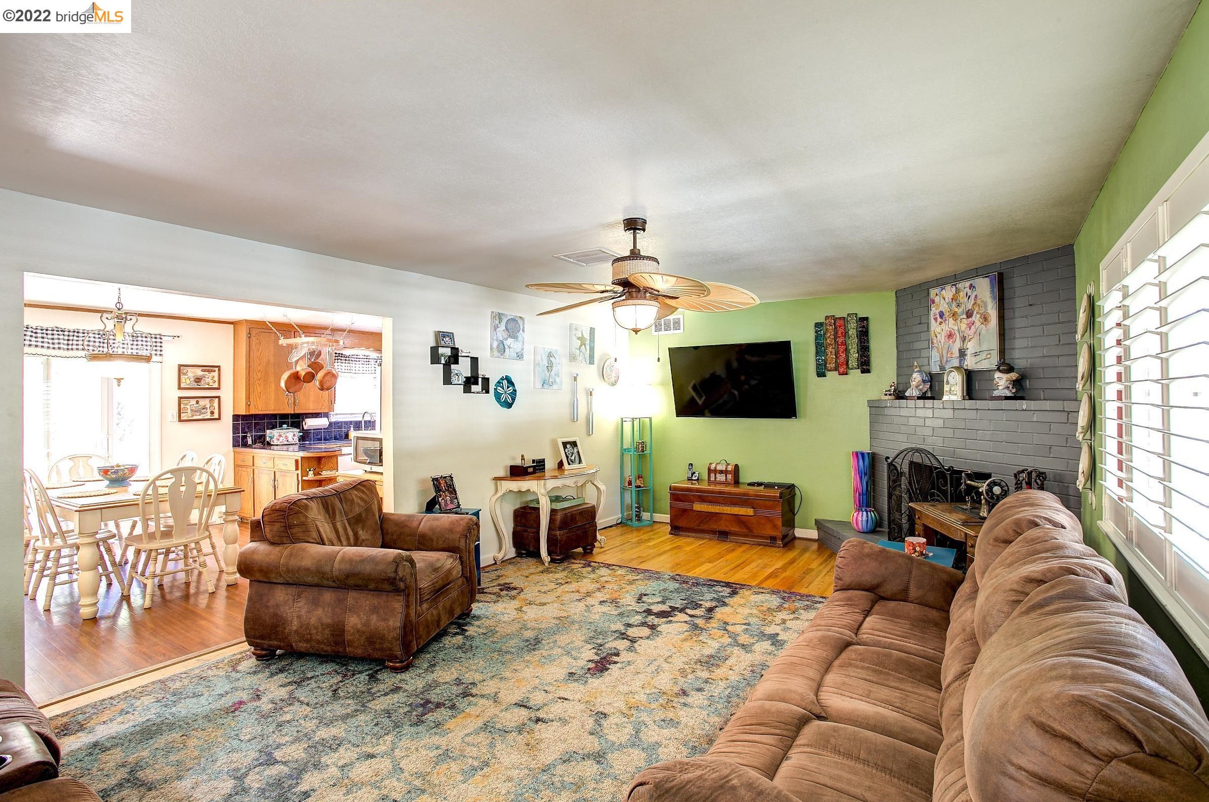 882 Dainty Ave, Los Angeles CA  94513-1206 exterior