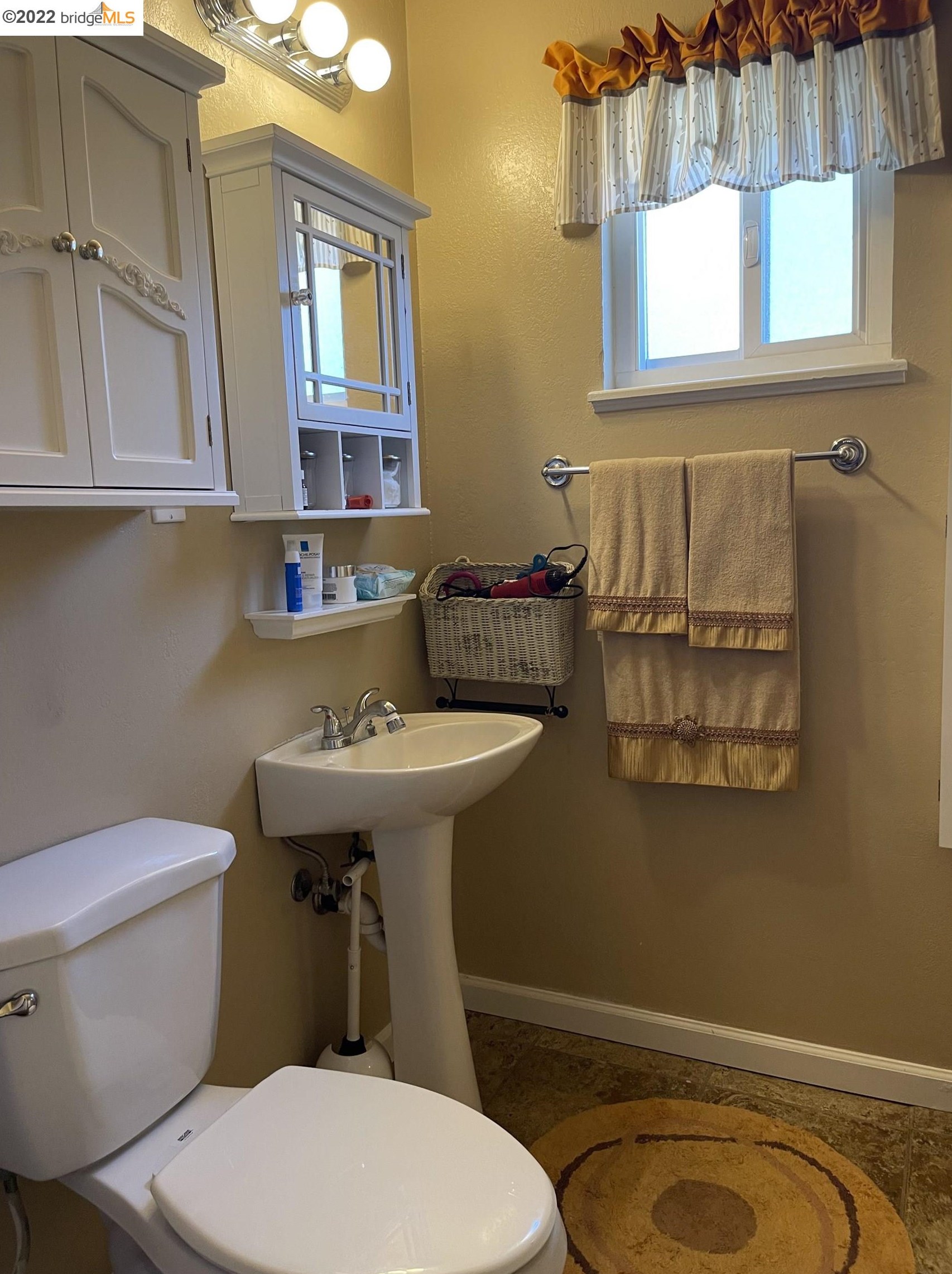 882 Dainty Ave, Los Angeles CA  94513-1206 exterior