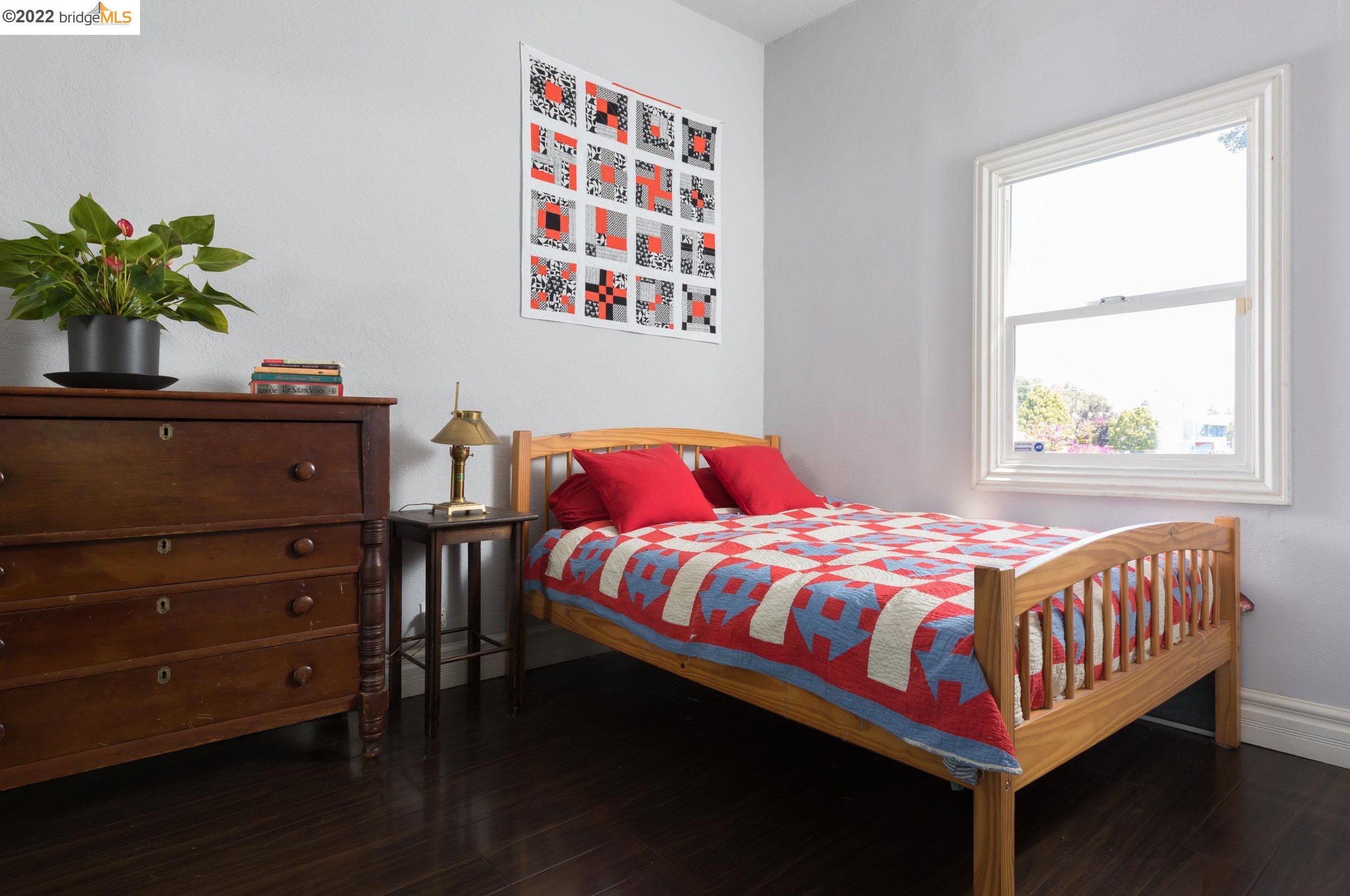 1208 Wood St, Oakland CA  94607-1527 exterior