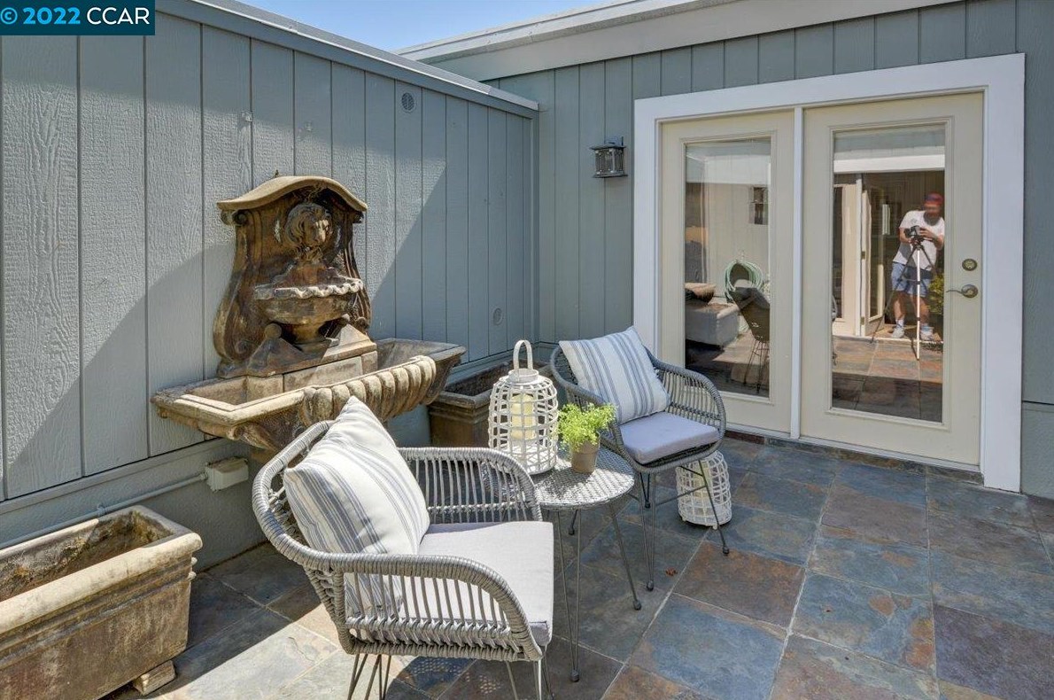 1109 Fairlawn Ct, Walnut Creek CA  94595-2803 exterior