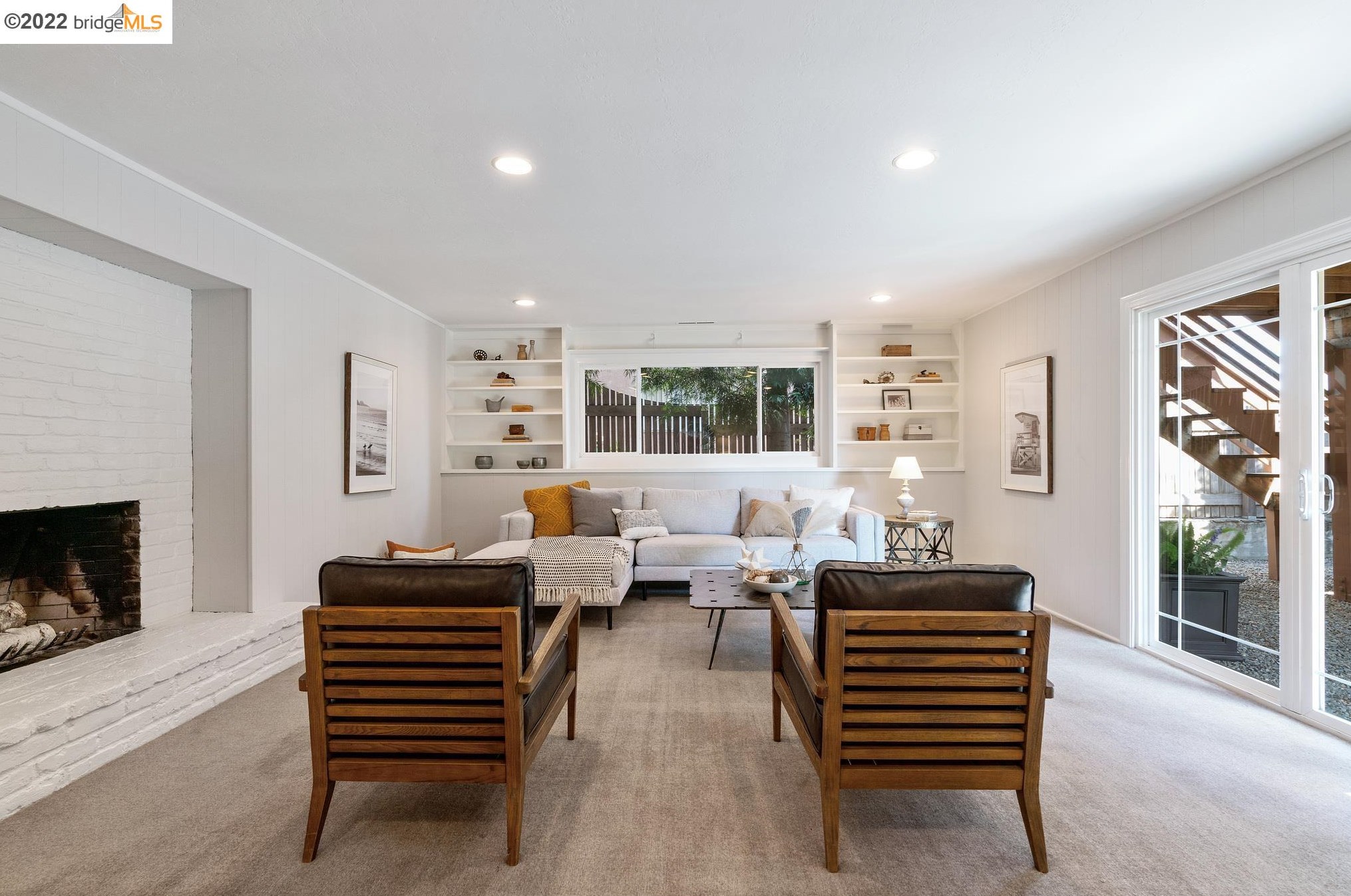 935 Longridge Rd, Oakland CA  94610-2443 exterior