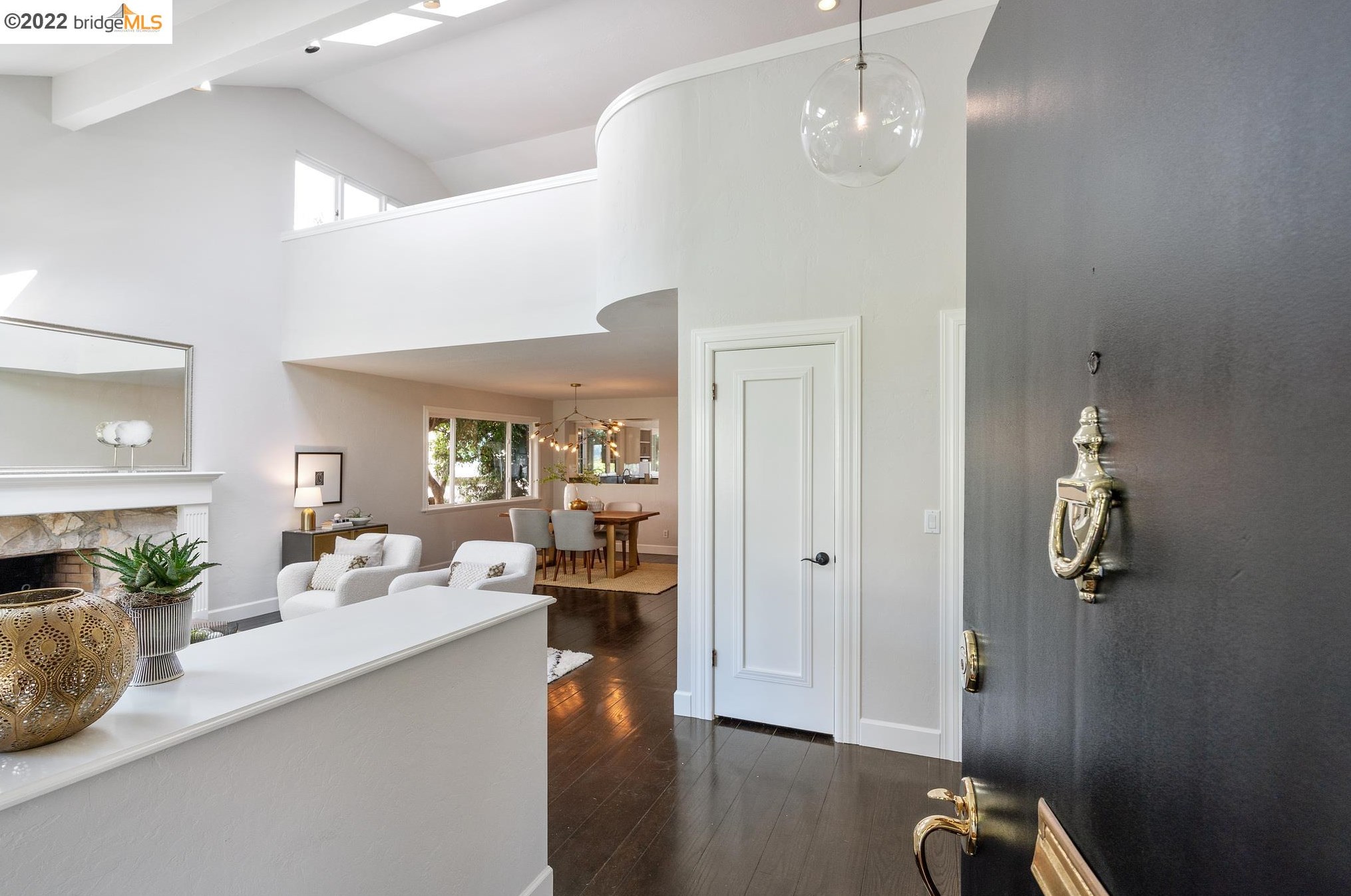 935 Longridge Rd, Oakland CA  94610-2443 exterior
