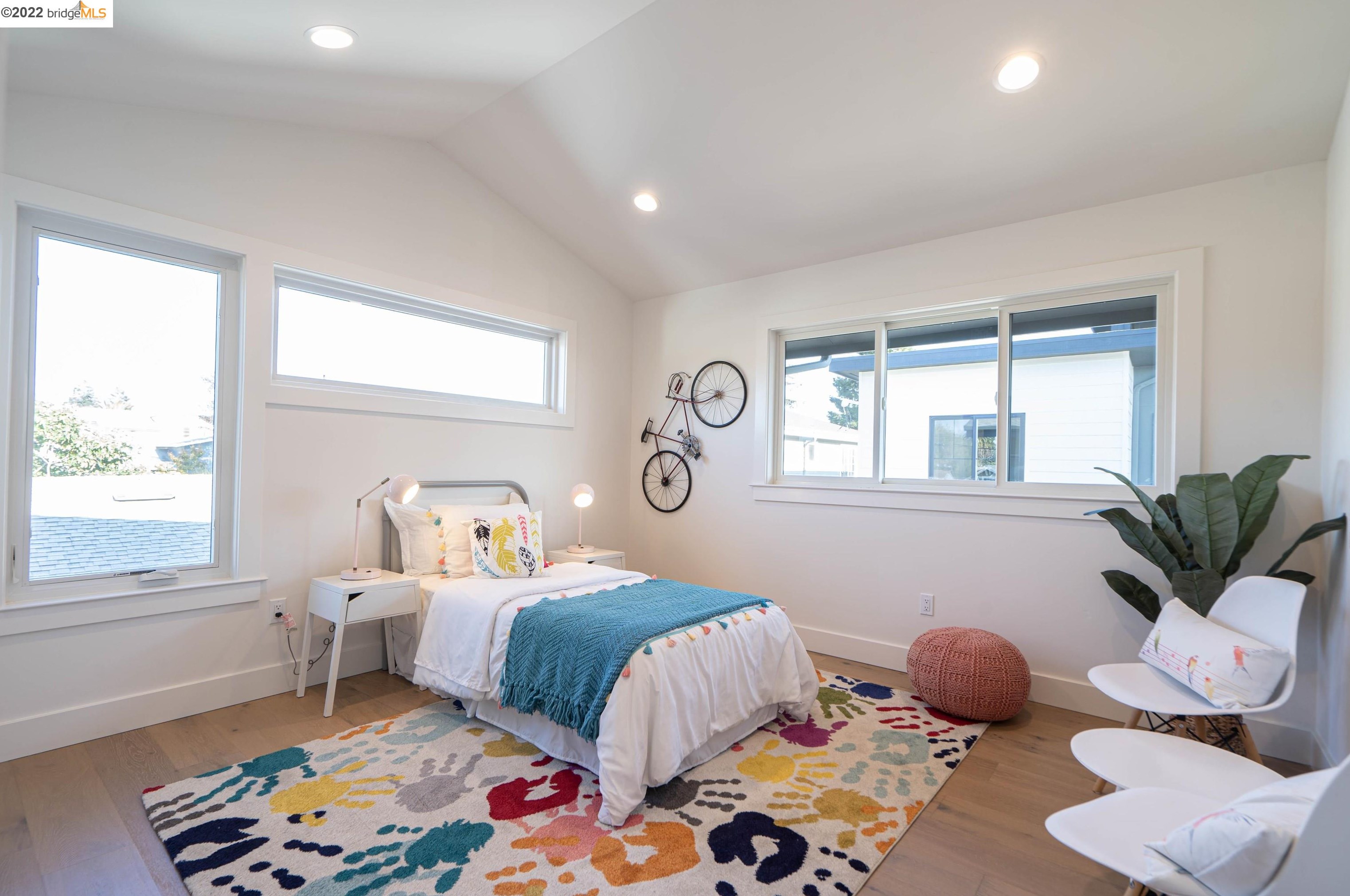 1049 61 St, Oakland CA 94608-2355 exterior