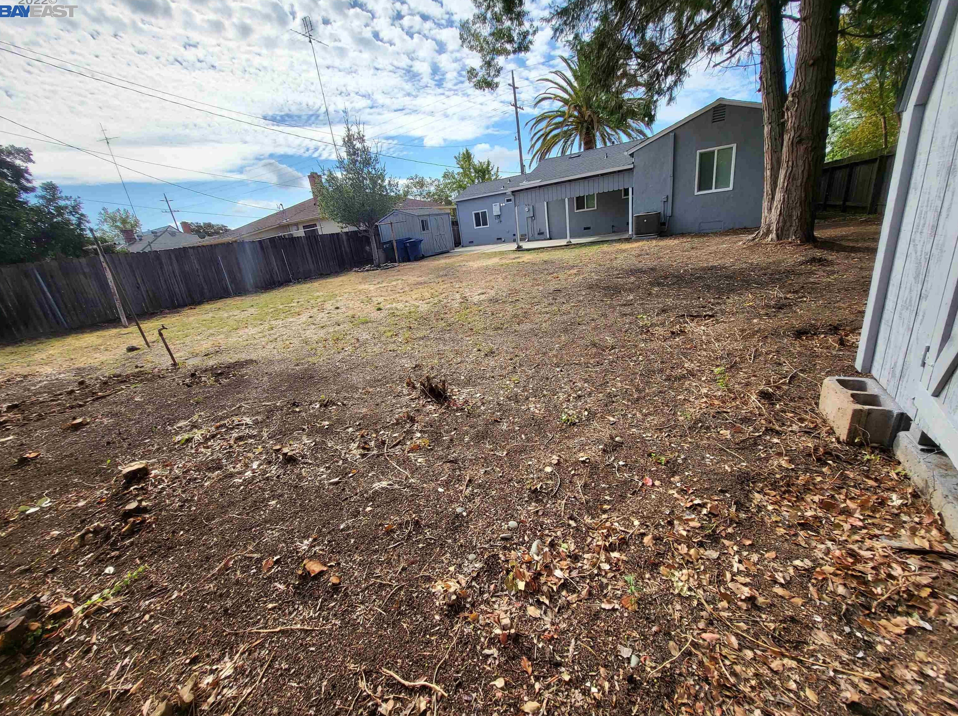 1433 Fruitridge Rd, Sacramento CA  95822-3031 exterior