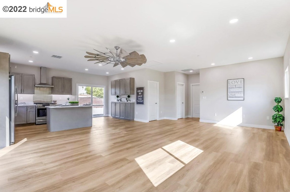 3410 Concord Ave, Los Angeles CA  94513-4506 exterior
