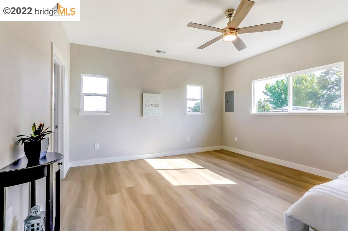 3410 Concord Ave, Los Angeles CA  94513-4506 exterior