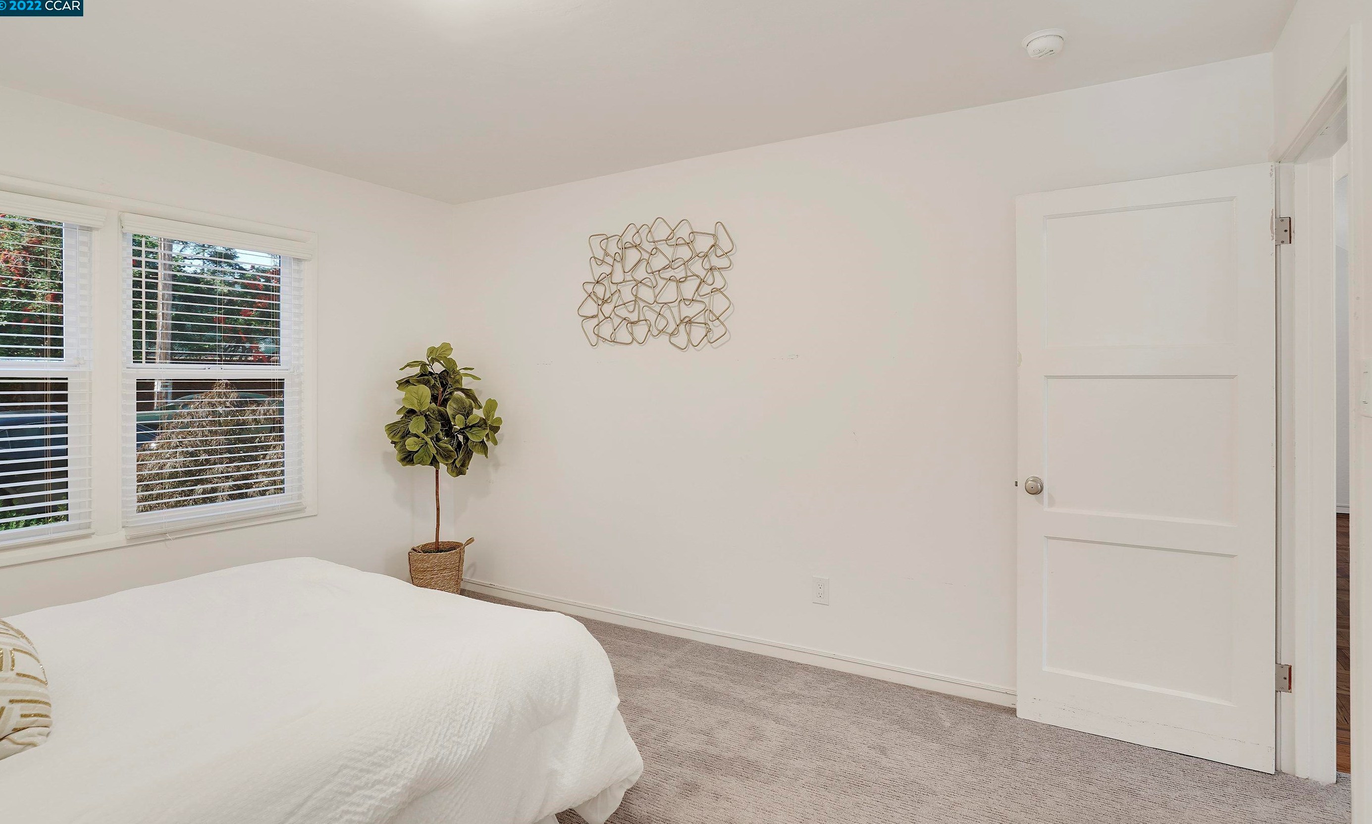 2117 Stratford Way, San Mateo CA  94403-1722 exterior