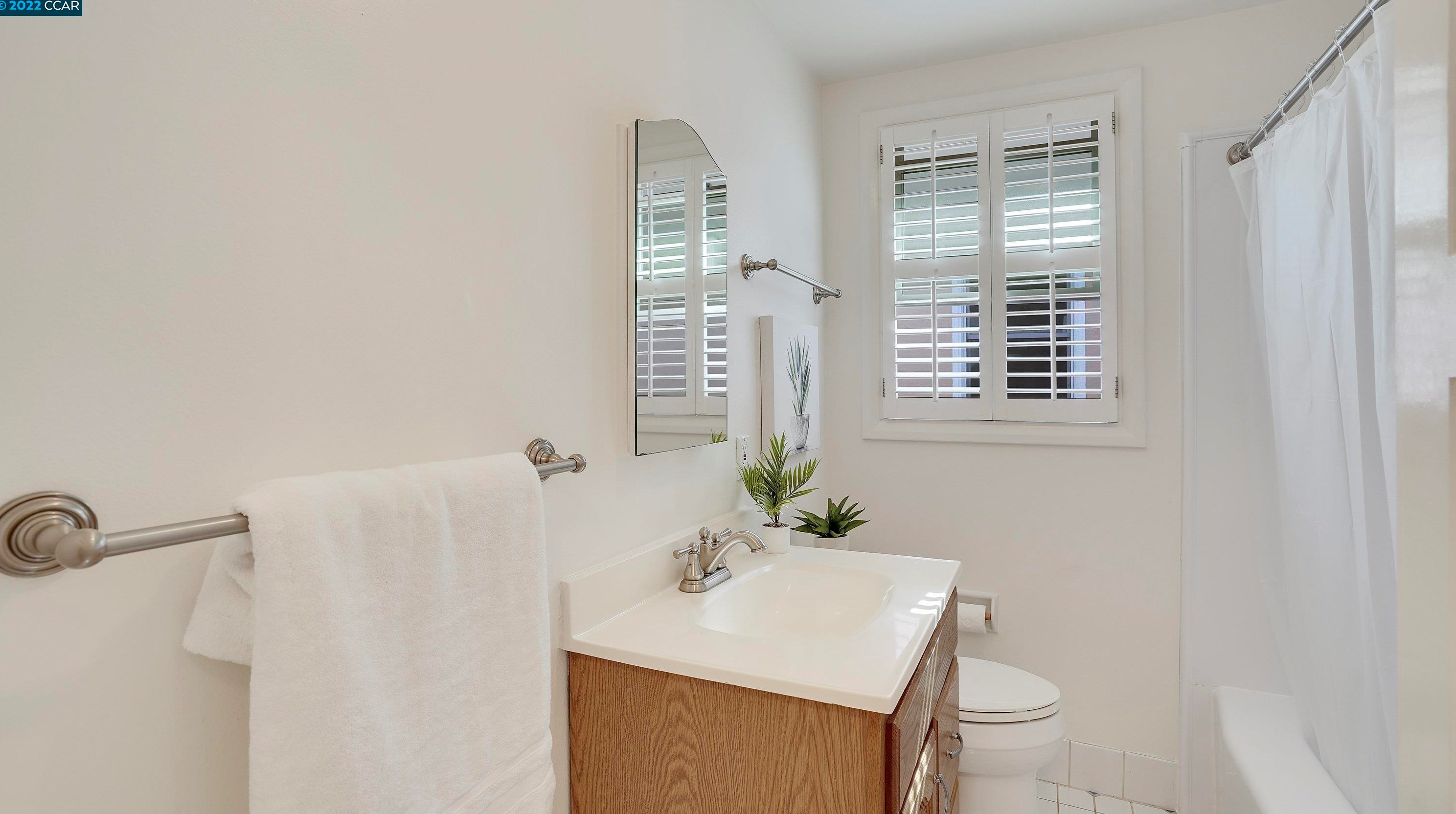 2117 Stratford Way, San Mateo CA  94403-1722 exterior