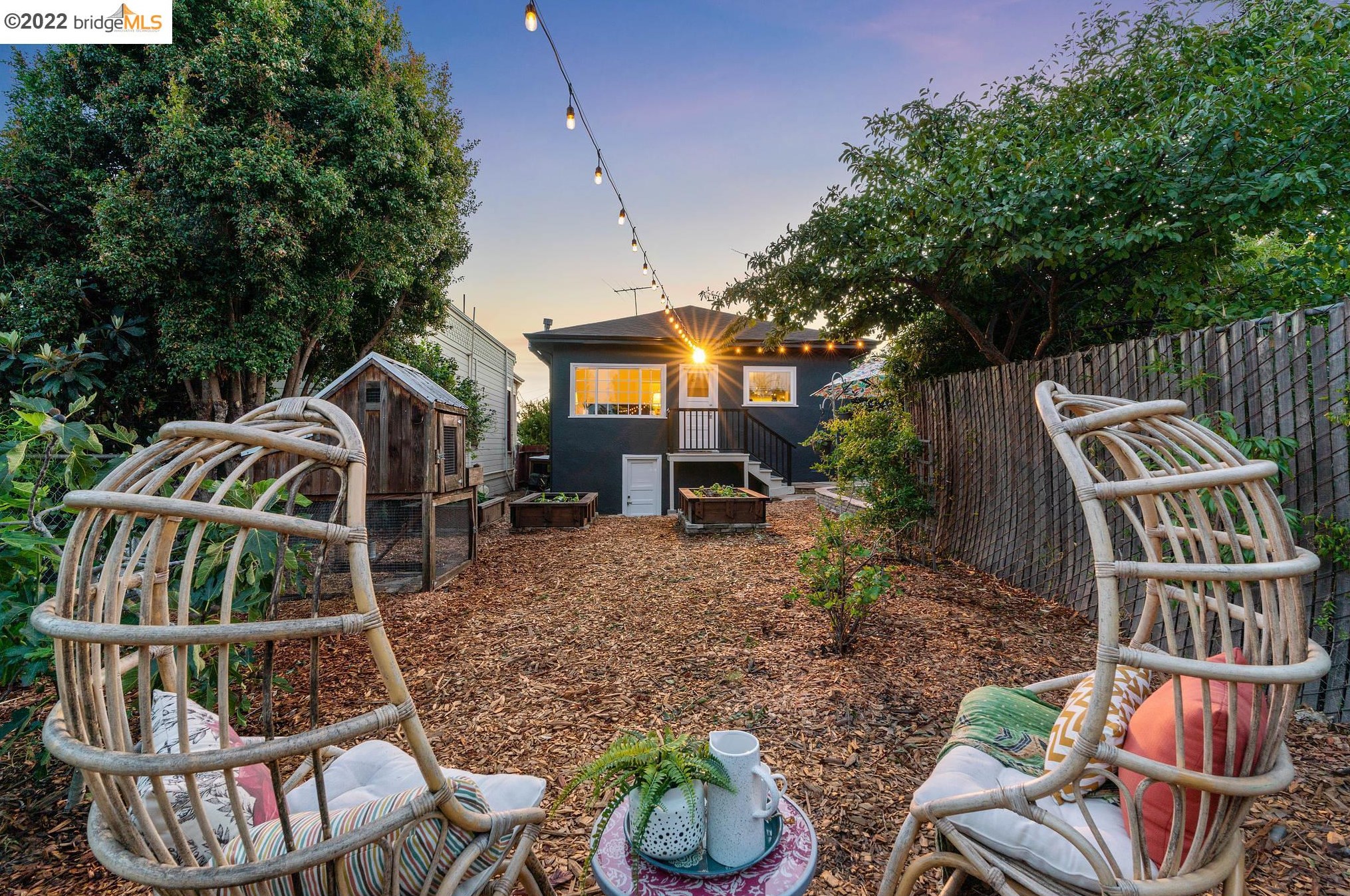 720 21 St, Oakland CA 94606-2014 exterior