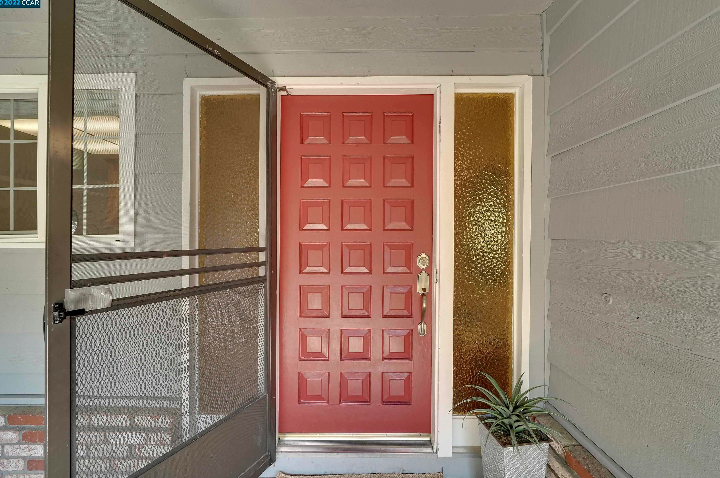526 Osborn Ln, Concord, CA 94523-2119