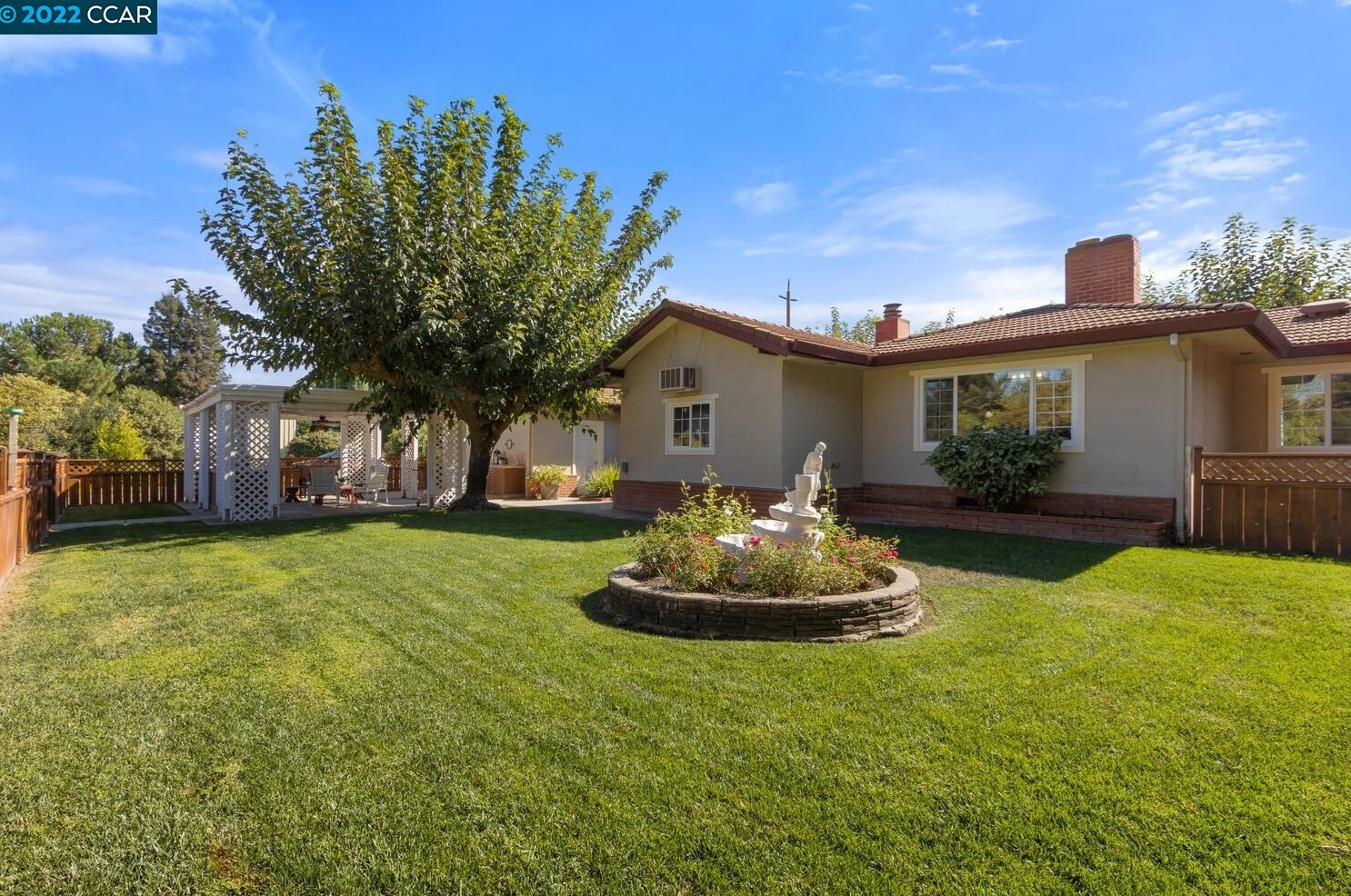 1901 Concord Ave, Los Angeles CA  94513-4929 exterior