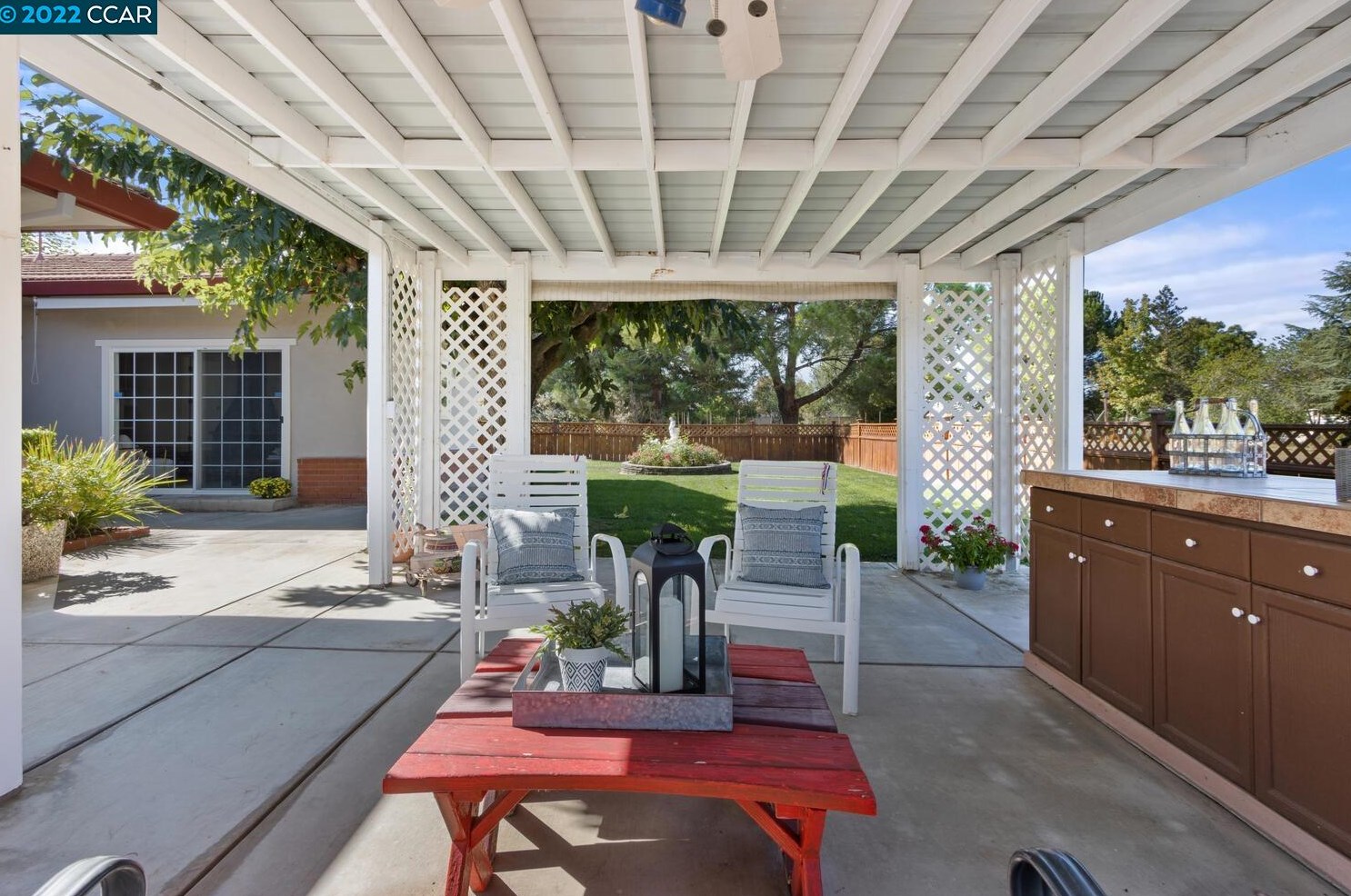 1901 Concord Ave, Los Angeles CA  94513-4929 exterior