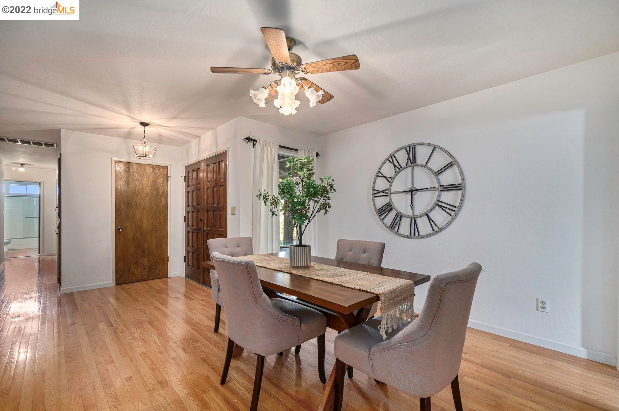 874 Dainty Ave, Los Angeles CA  94513-1206 exterior