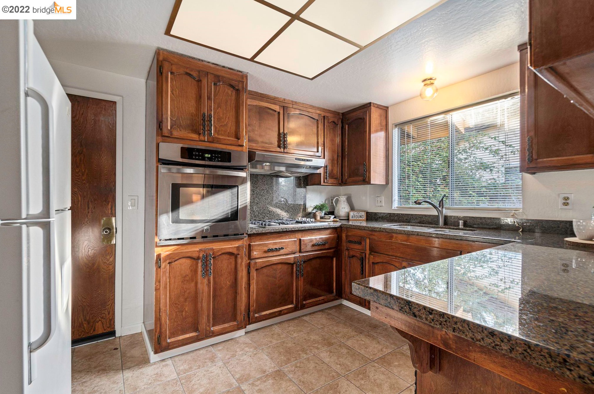 874 Dainty Ave, Los Angeles CA  94513-1206 exterior