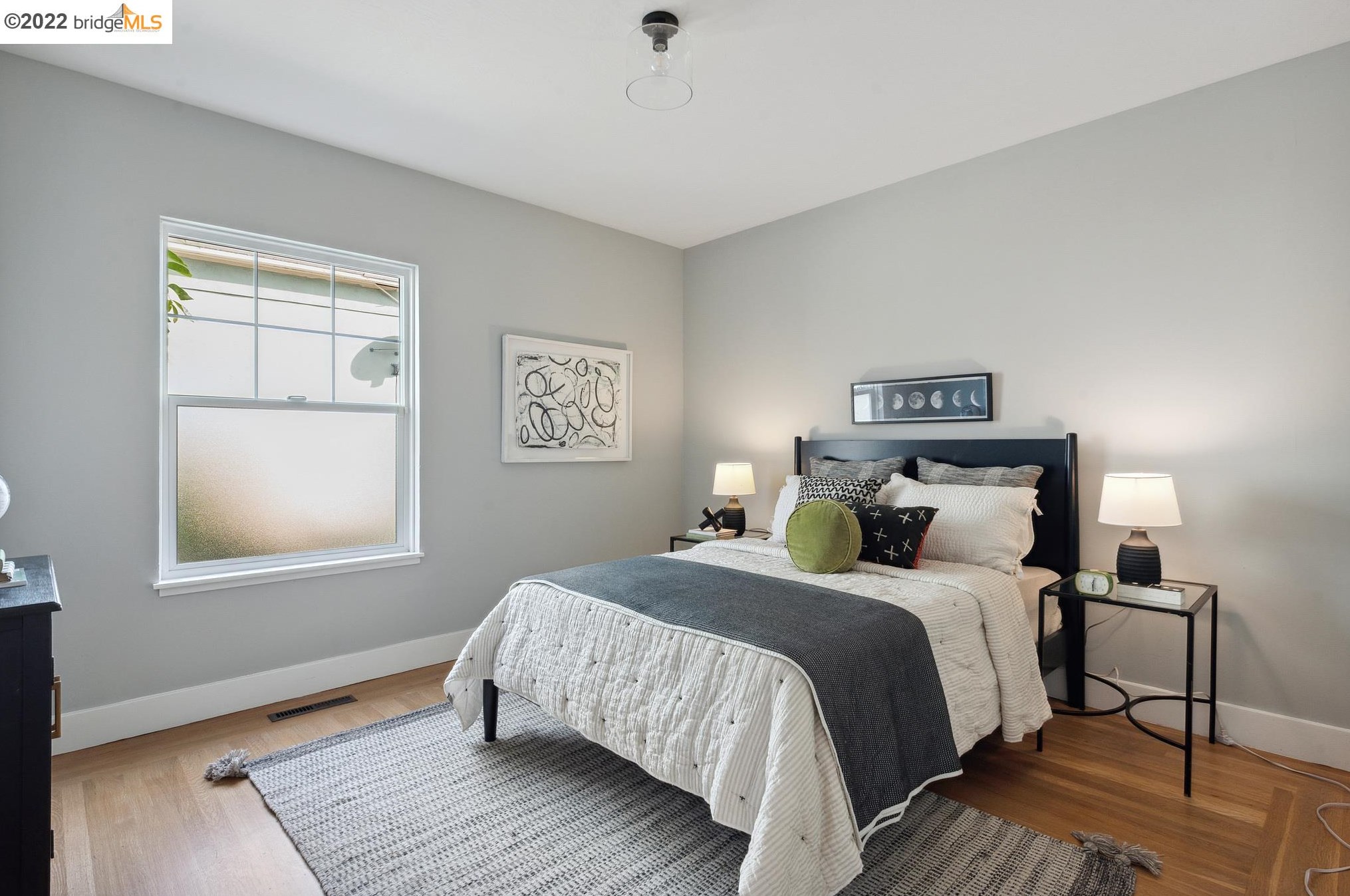 572 Montclair Ave, Oakland CA 94606-1550 exterior