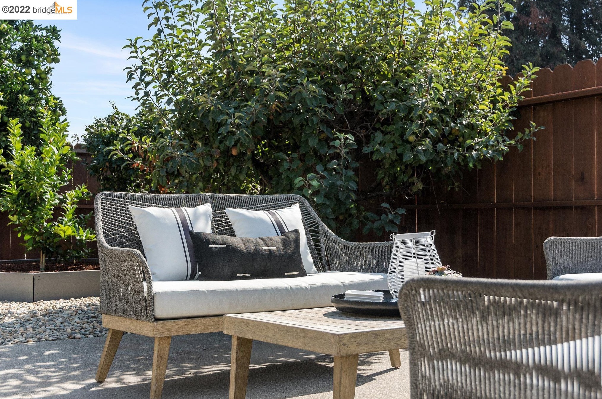 572 Montclair Ave, Oakland CA 94606-1550 exterior