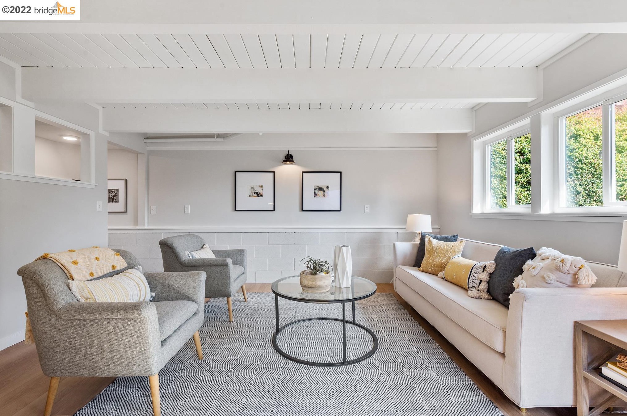 572 Montclair Ave, Oakland CA 94606-1550 exterior