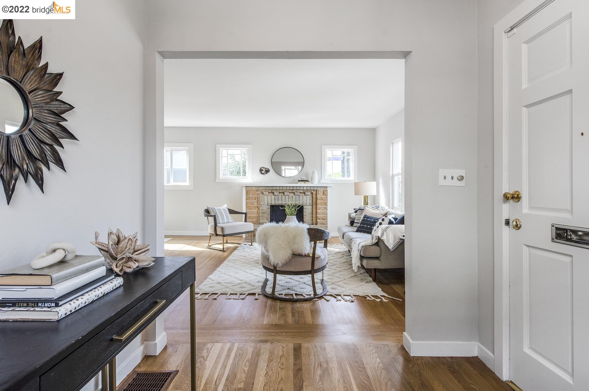 572 Montclair Ave, Oakland CA 94606-1550 exterior