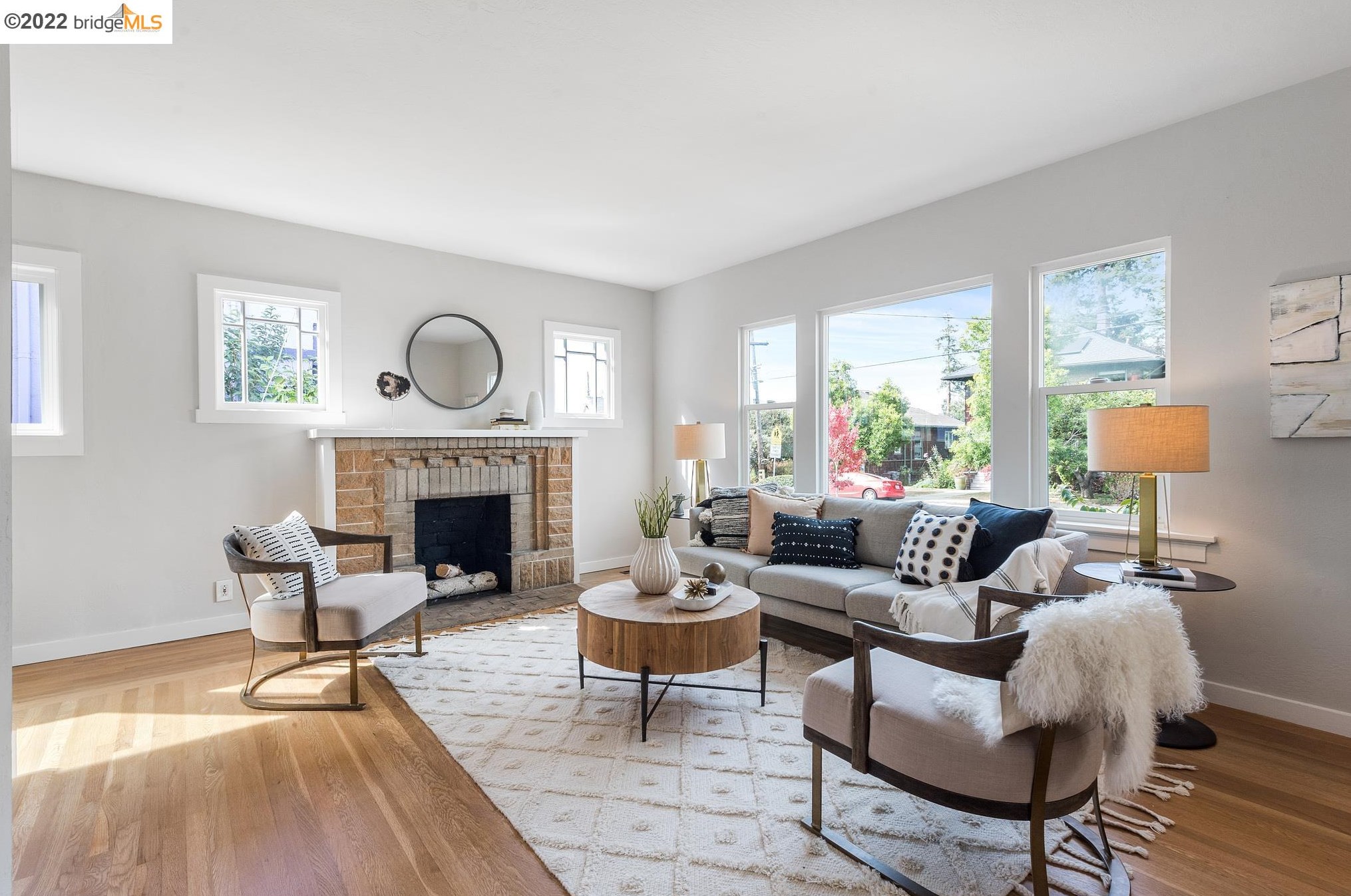 572 Montclair Ave, Oakland CA 94606-1550 exterior