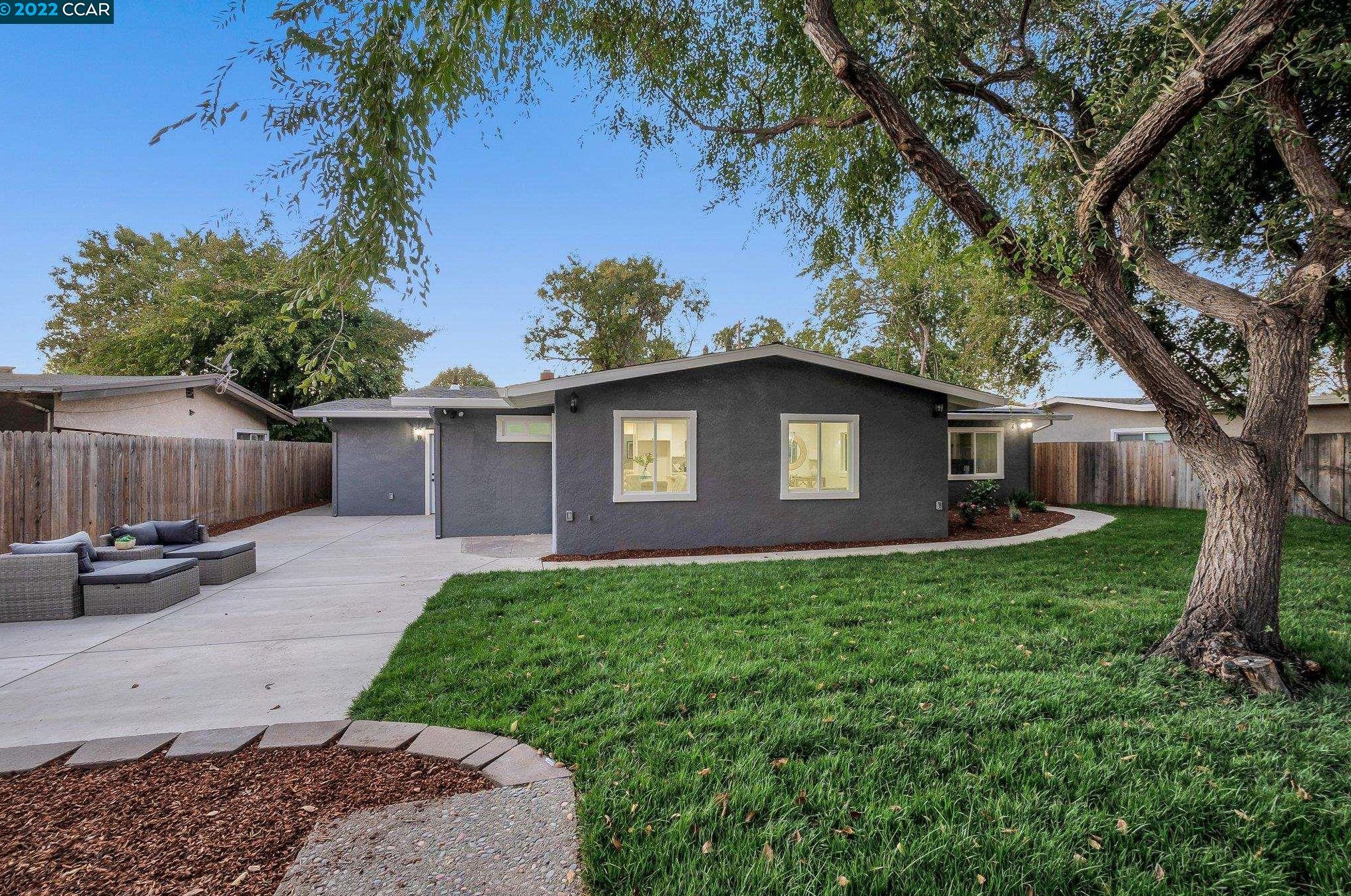 2766 Mayfair Ave, Concord CA  94520-4736 exterior