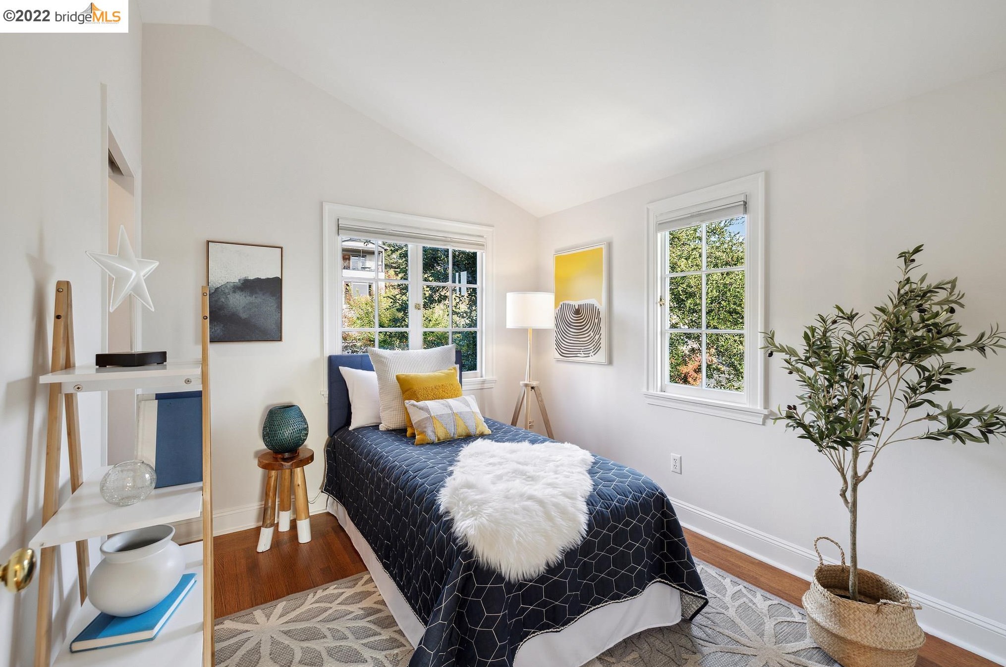 5039 Proctor Ave, Oakland CA 94618-2736 exterior