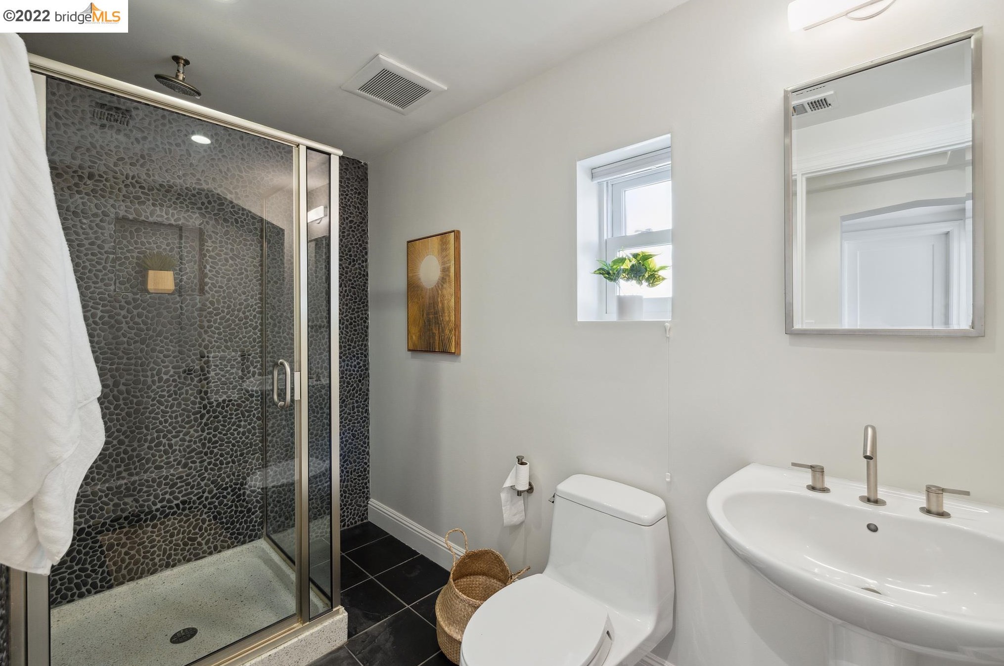 5039 Proctor Ave, Oakland CA 94618-2736 exterior