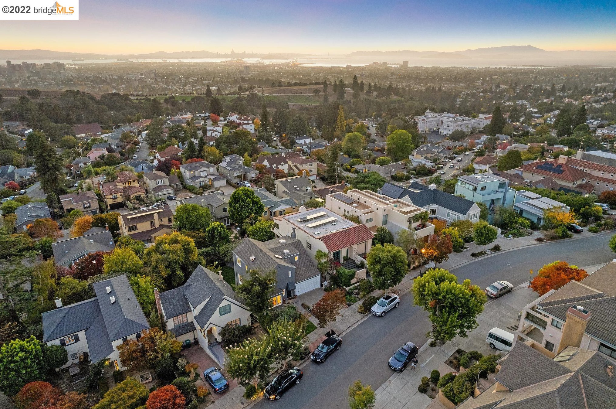 5039 Proctor Ave, Oakland CA 94618-2736 exterior