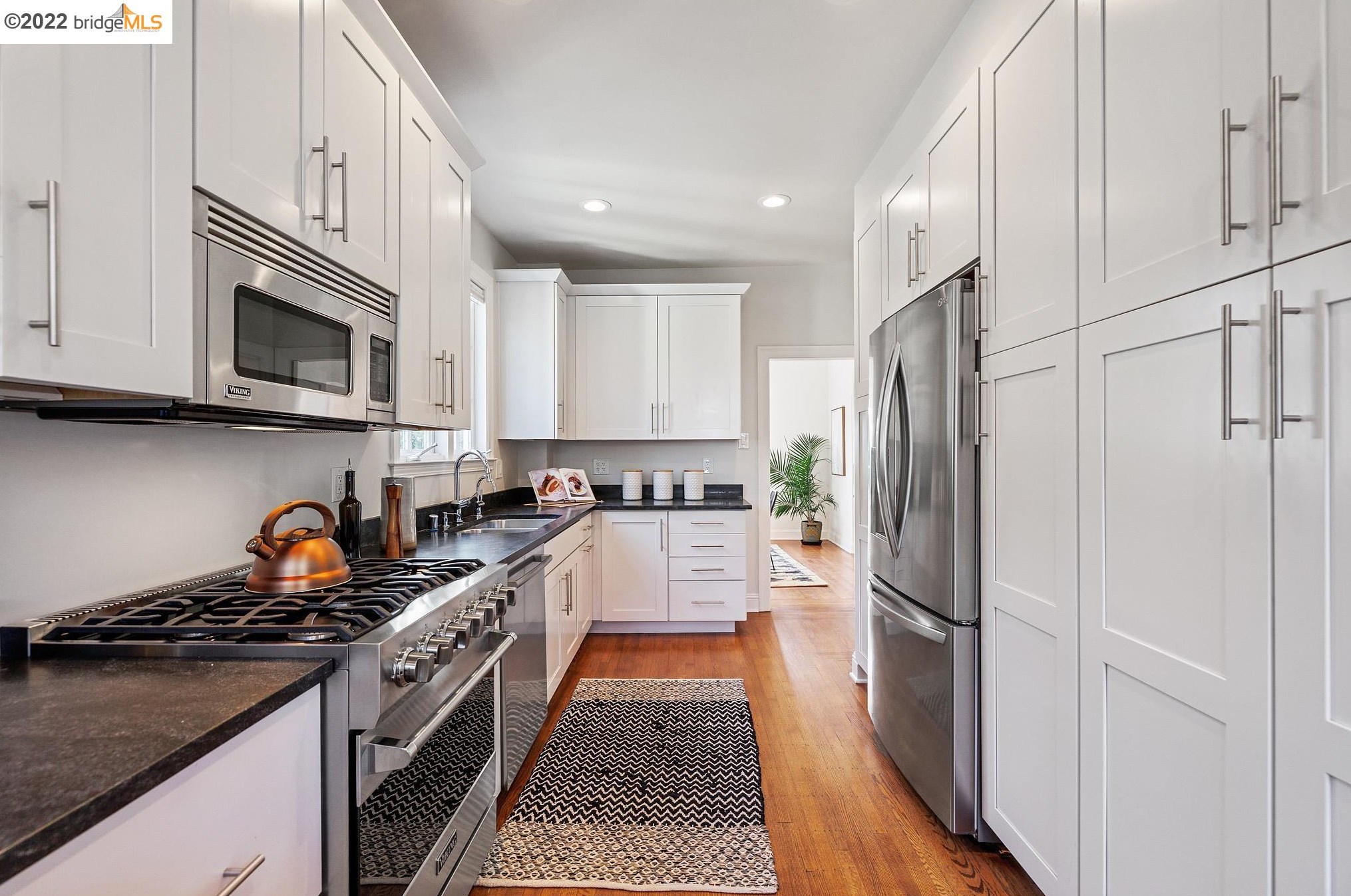 5039 Proctor Ave, Oakland CA 94618-2736 exterior