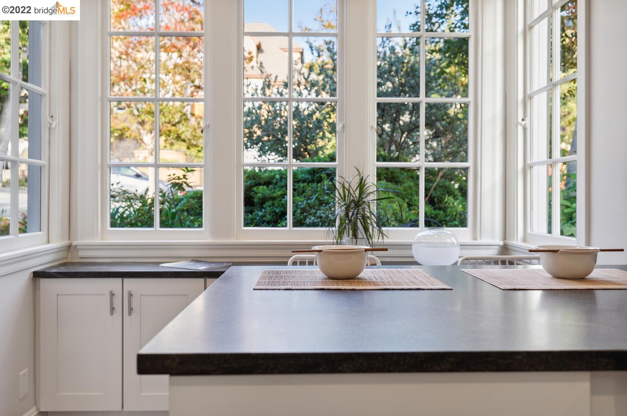 5039 Proctor Ave, Oakland CA 94618-2736 exterior