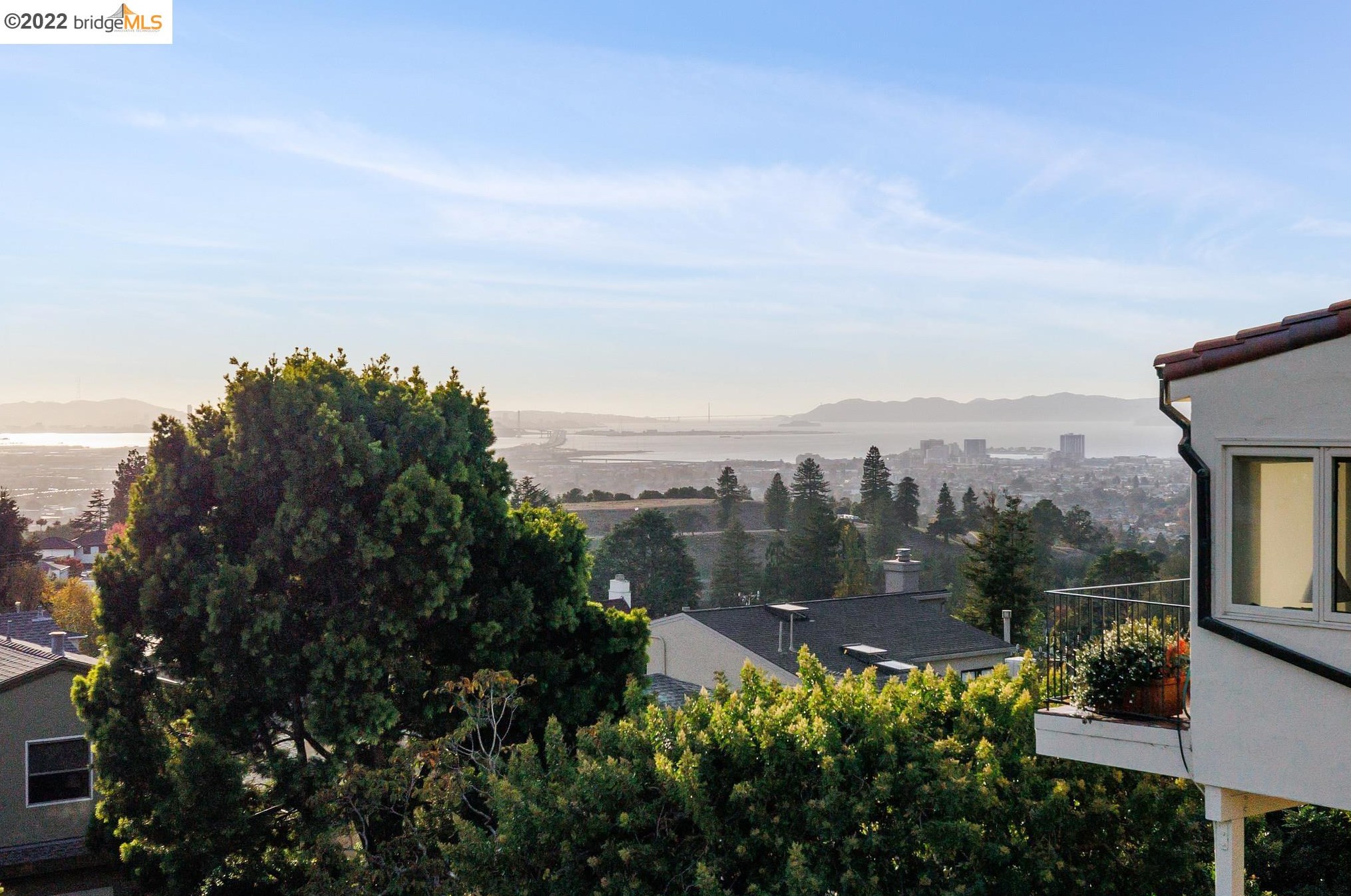 5039 Proctor Ave, Oakland CA 94618-2736 exterior