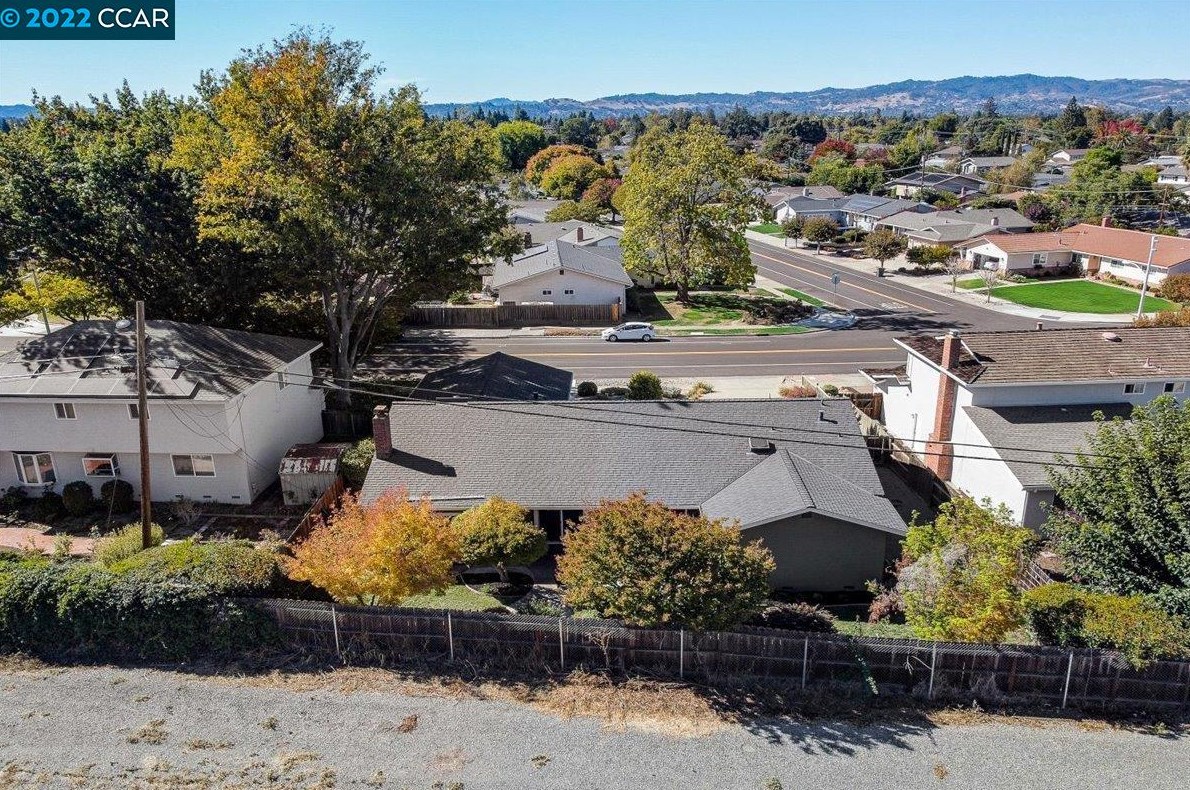760 Citrus Ave, Concord CA  94518-2339 exterior