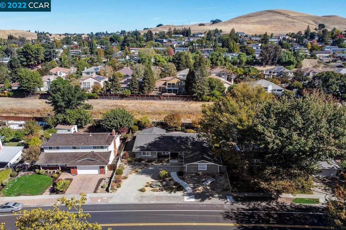 760 Citrus Ave, Concord CA  94518-2339 exterior