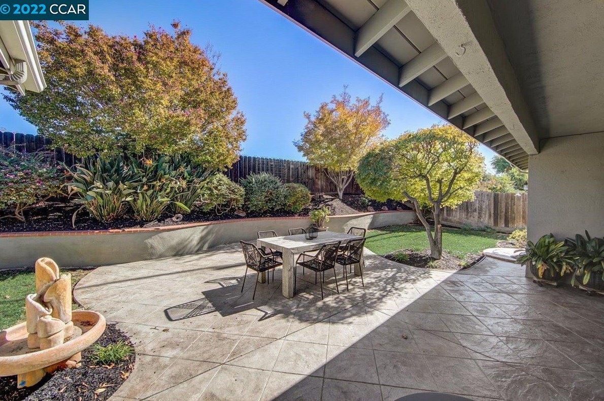 760 Citrus Ave, Concord CA  94518-2339 exterior