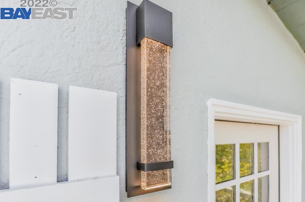 1428 67th St, Berkeley CA  94702-2705 exterior