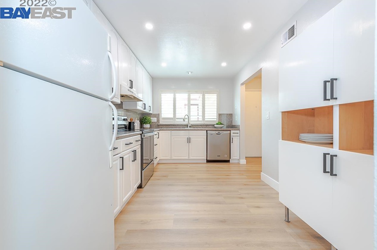 31126 Varni Pl, Union City CA  94587-2638 exterior