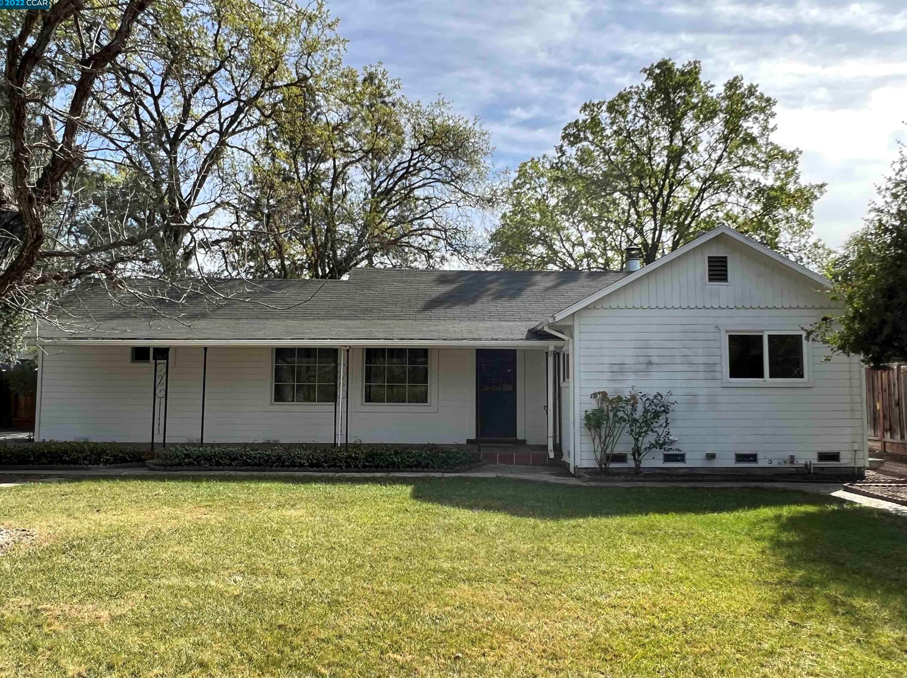 1860 Sunnyvale Ave, Walnut Creek CA  94597-1812 exterior