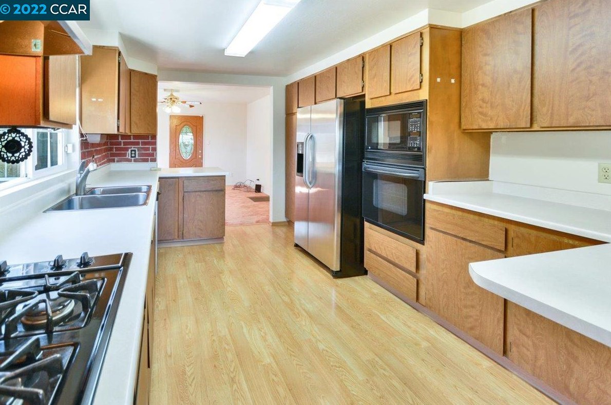 5677 Sobrante Ave, Richmond CA  94803-1534 exterior