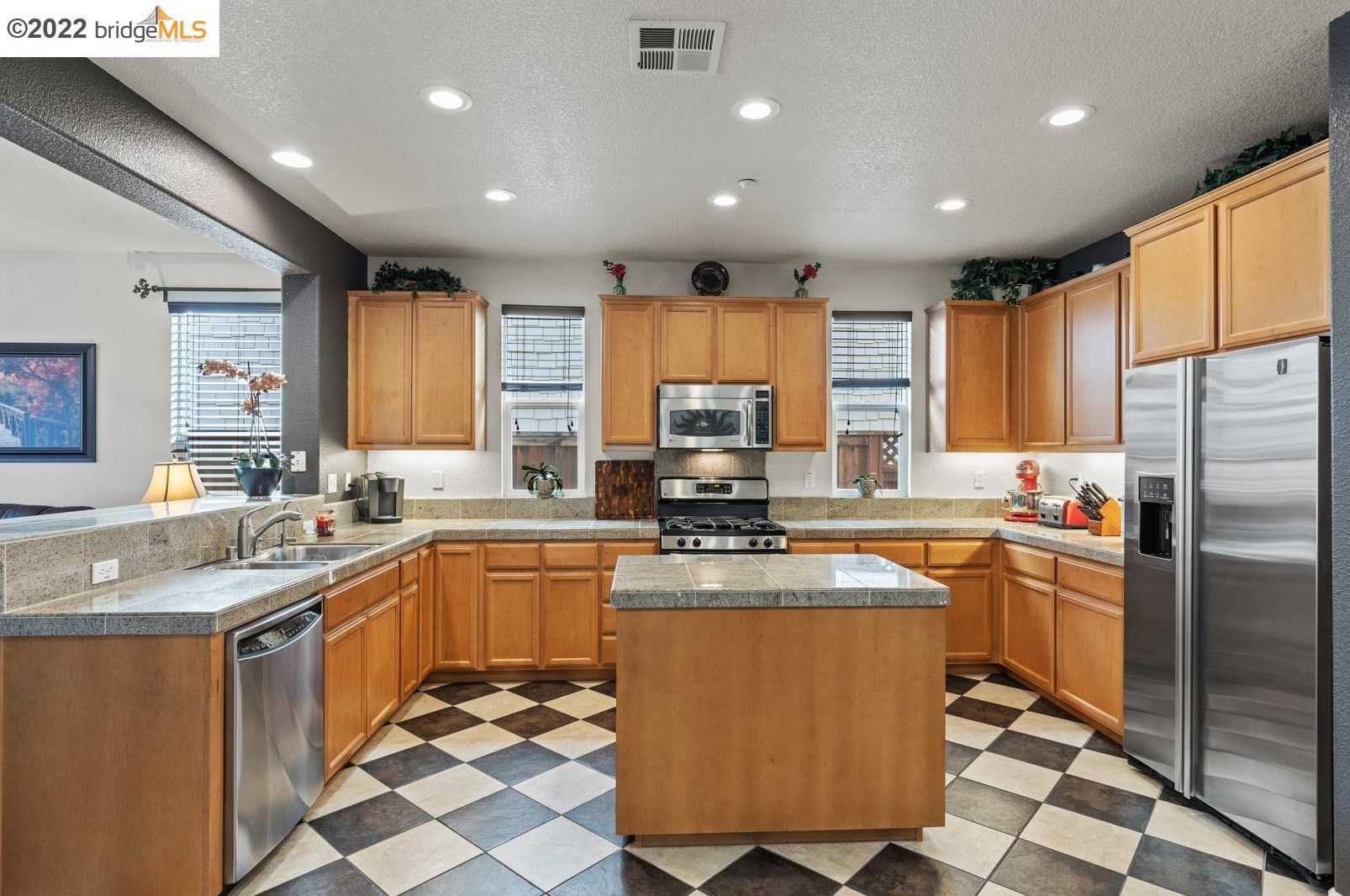 1359 Tiffany Cir, Los Angeles CA  94513-1720 exterior