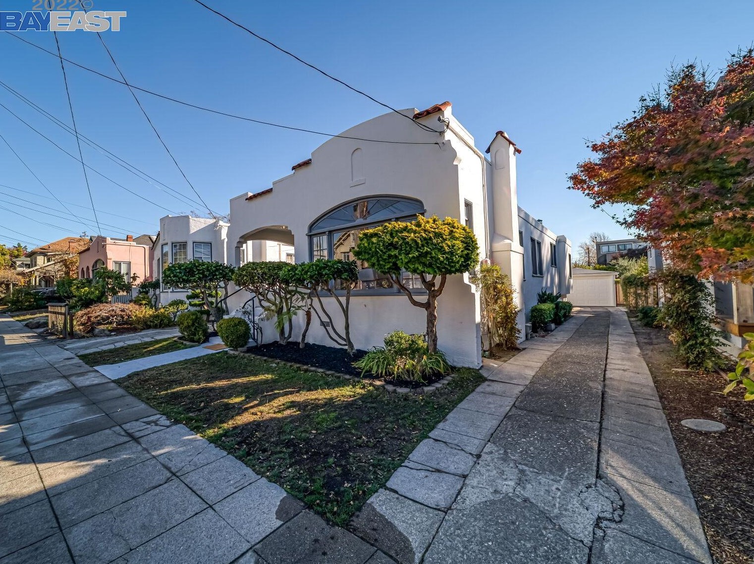 2136 Stuart St, Berkeley CA  94705-1060 exterior